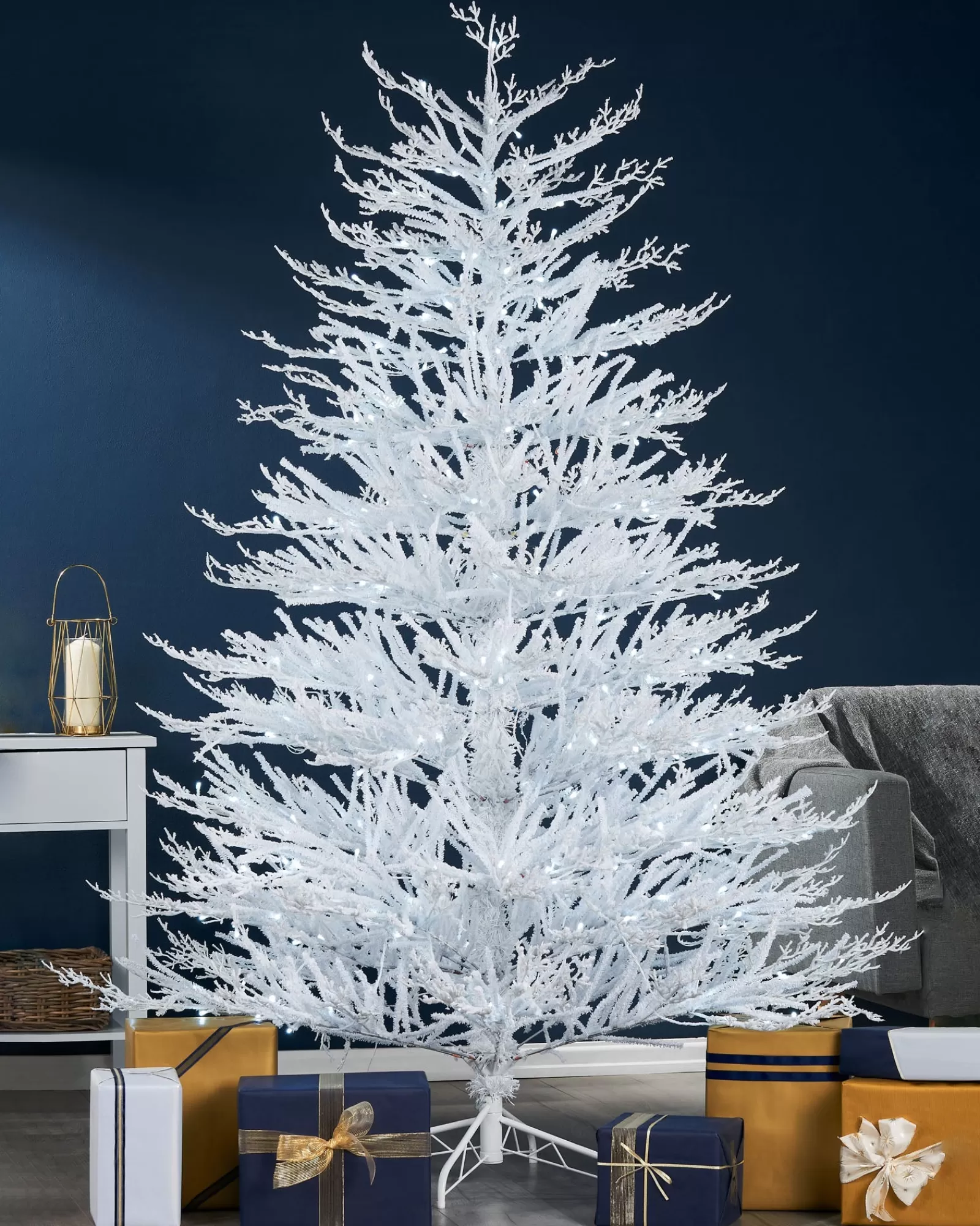 WeRChristmas Premium Christmas Trees | Snow Flocked Christmas Trees^Pre-Lit Arctic Ice Twig Christmas Tree, 6 Ft