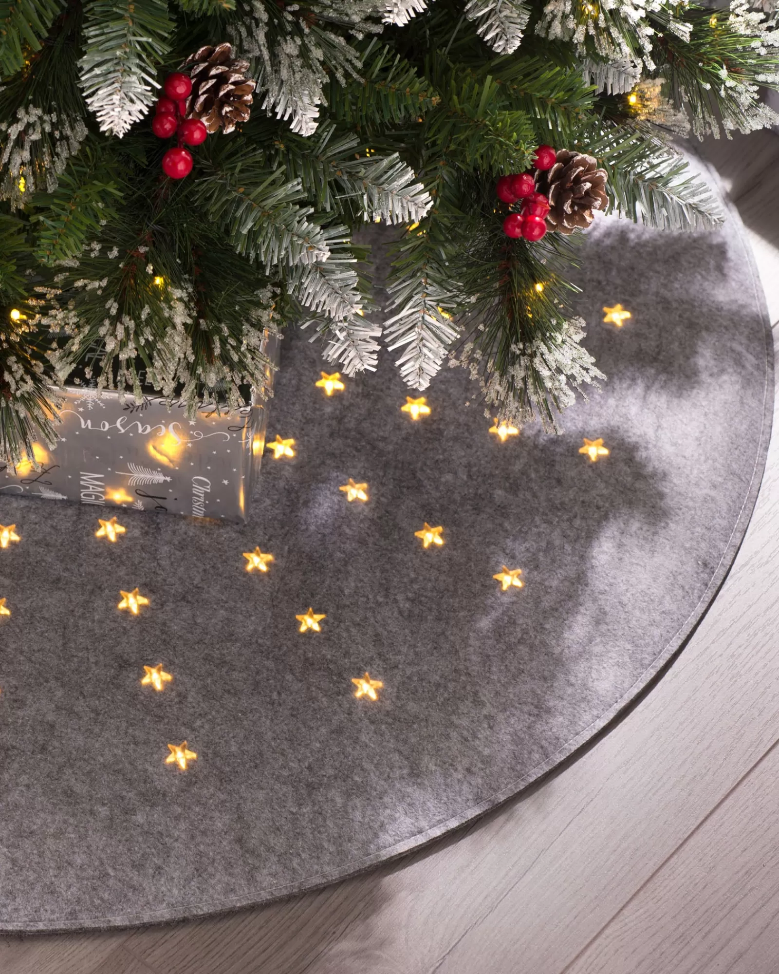 WeRChristmas Skirts & Collars^Pre-Lit Christmas Tree Mat, Grey, 98 Cm