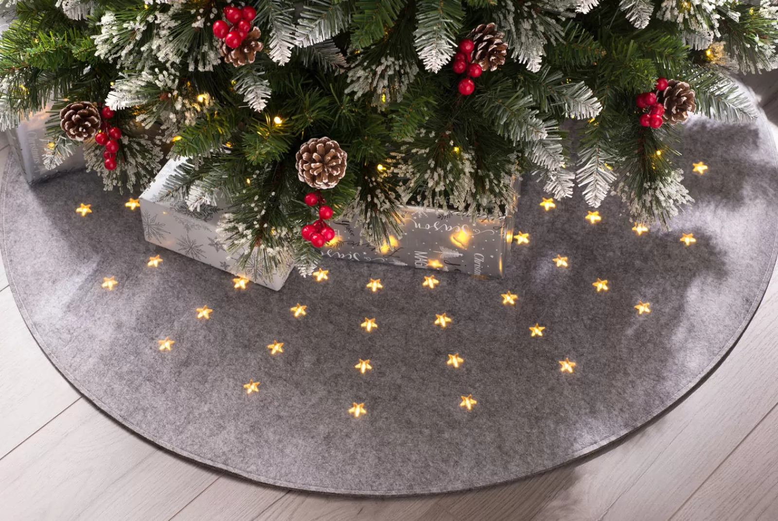 WeRChristmas Skirts & Collars^Pre-Lit Christmas Tree Mat, Grey, 98 Cm