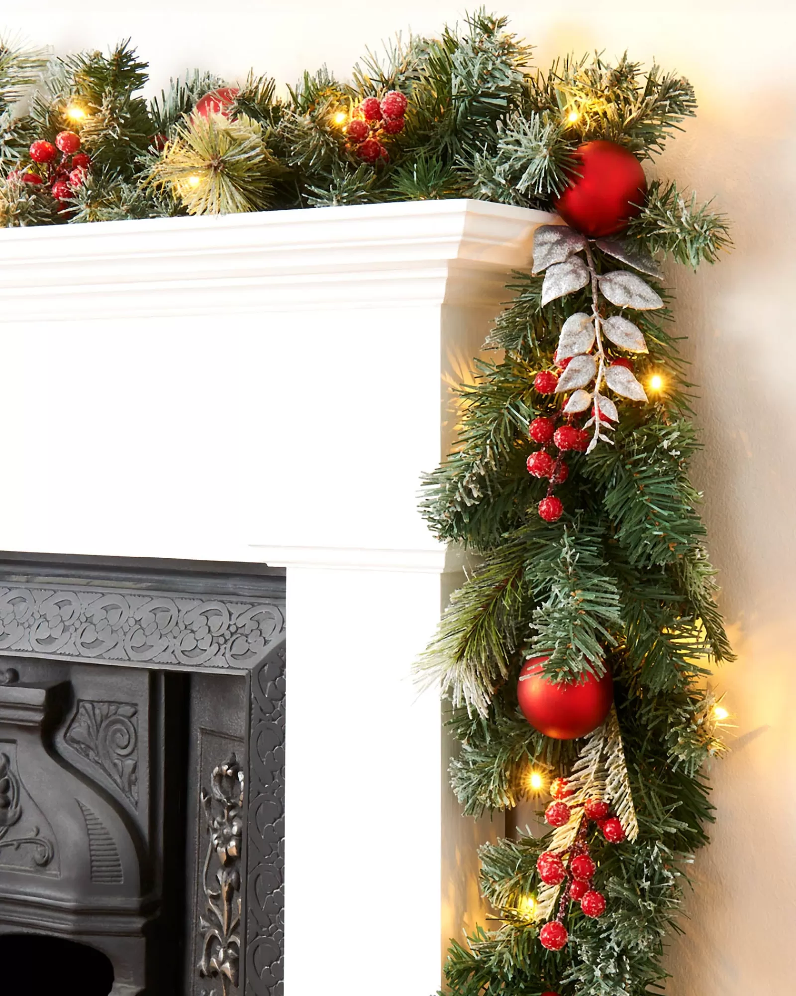 WeRChristmas Decorated Garlands | Pre Lit Garlands^Pre-Lit Decorated Frosted Garland, 9ft