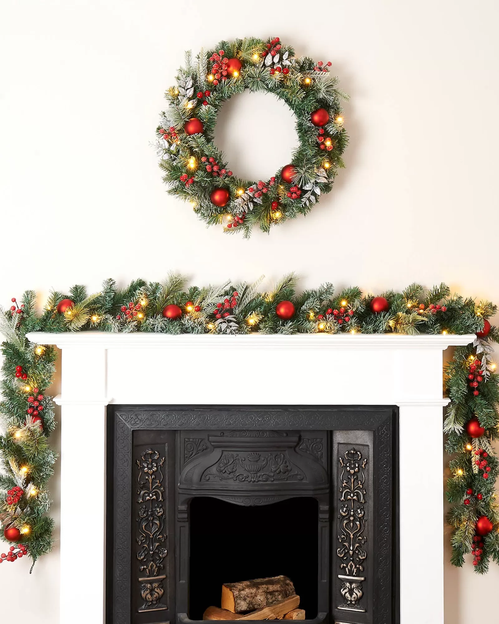 WeRChristmas Decorated Garlands | Pre Lit Garlands^Pre-Lit Decorated Frosted Garland, 9ft