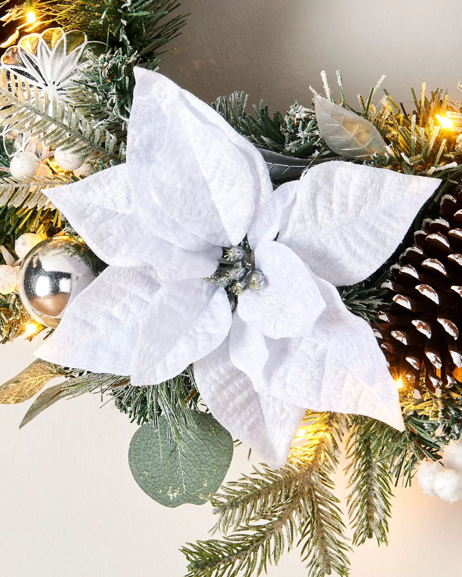 WeRChristmas Decorated Wreaths | Pre Lit Wreaths^Pre-Lit Decorated Frosted Wreath, White/Silver, 60 Cm