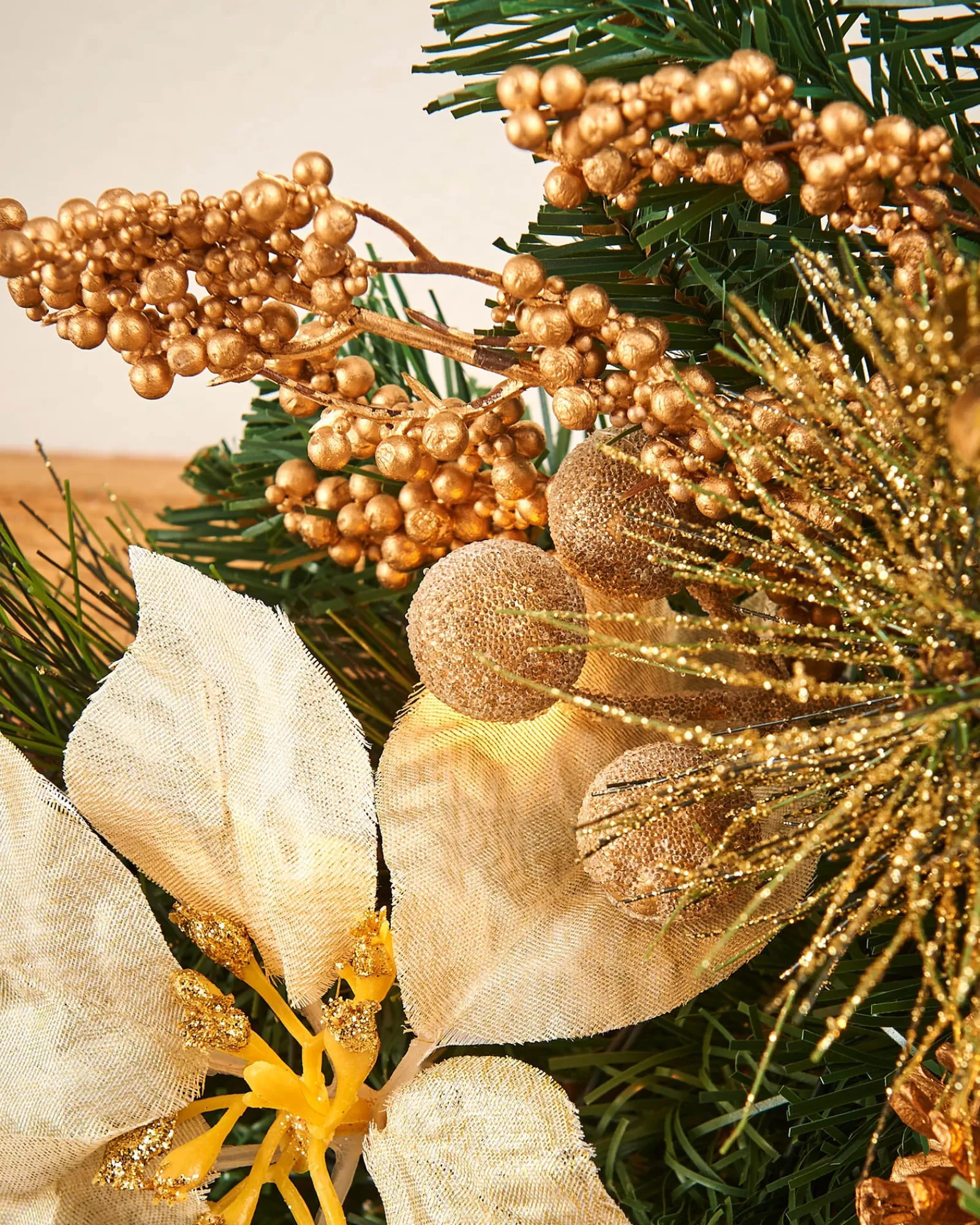 WeRChristmas Decorated Garlands | Pre Lit Garlands^Pre-Lit Decorated Garland Arch, Cream/Gold, 3 Ft