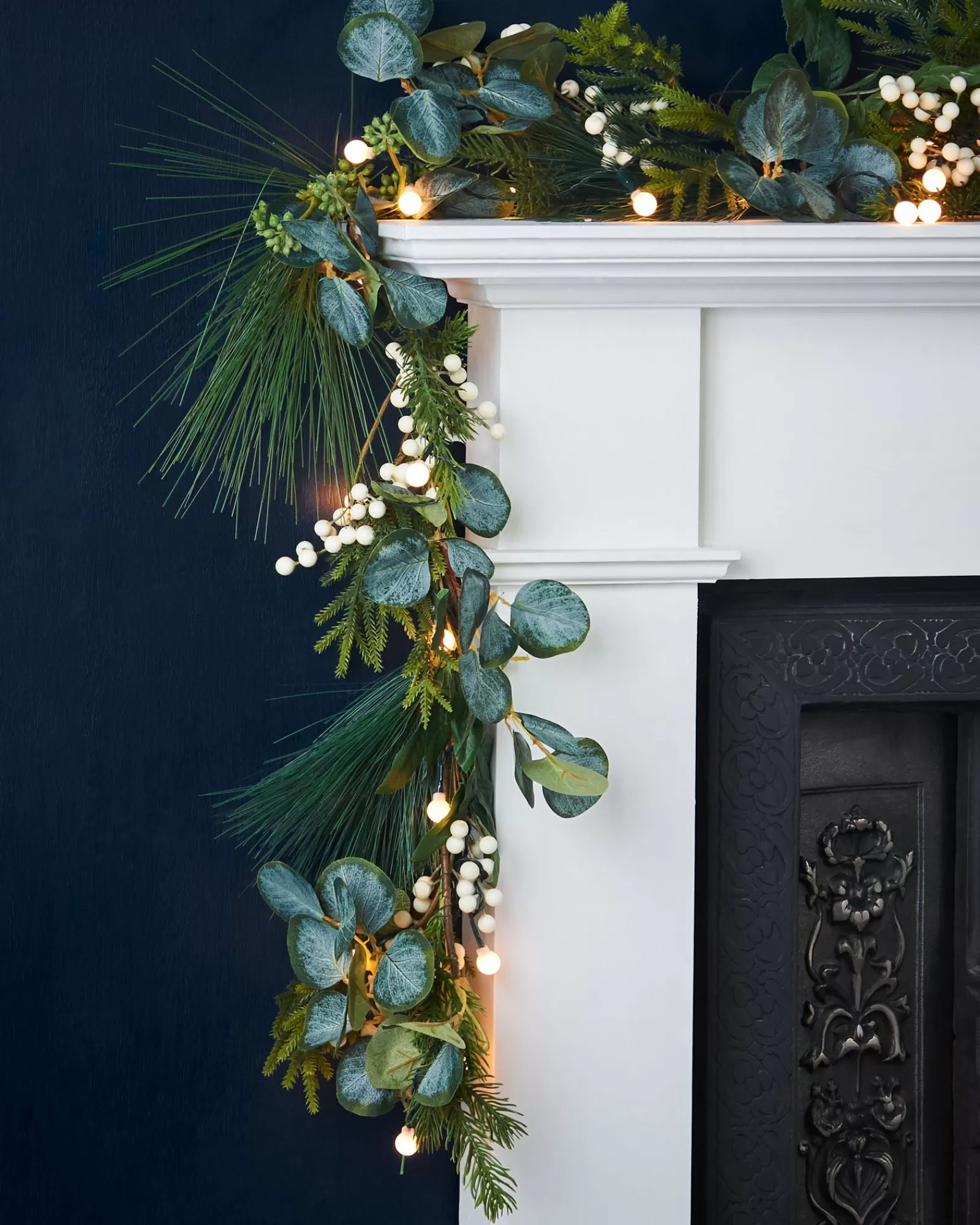 WeRChristmas Plain Garlands | Decorated Garlands^Pre-Lit Decorated Garland, Berries & Eucalyptuses, 9 Ft