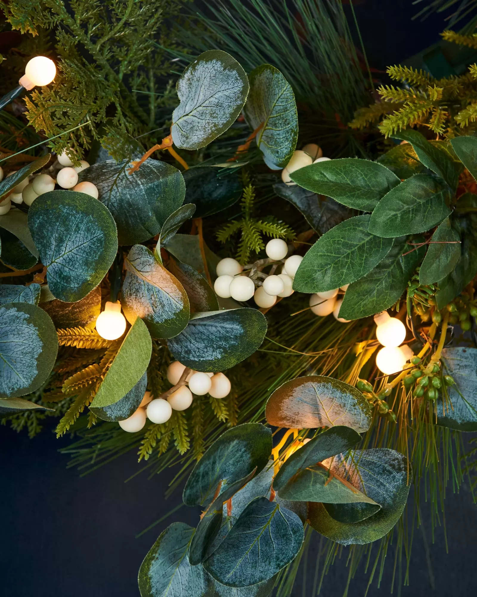 WeRChristmas Plain Garlands | Decorated Garlands^Pre-Lit Decorated Garland, Berries & Eucalyptuses, 9 Ft