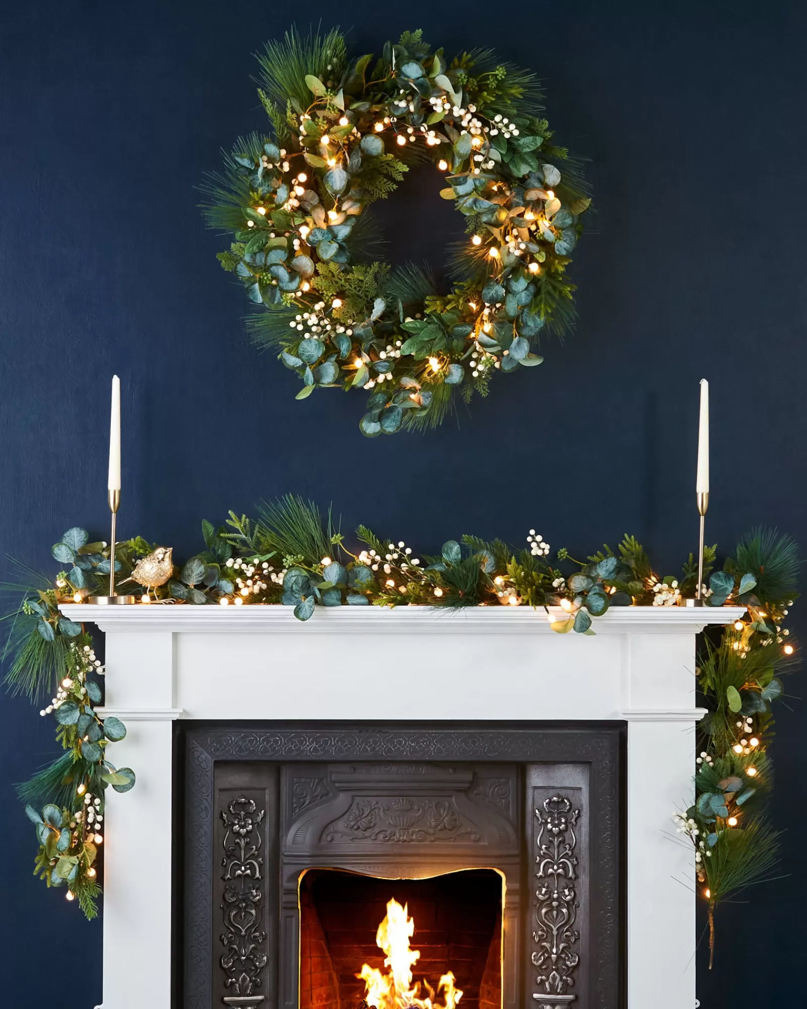 WeRChristmas Plain Garlands | Decorated Garlands^Pre-Lit Decorated Garland, Berries & Eucalyptuses, 9 Ft