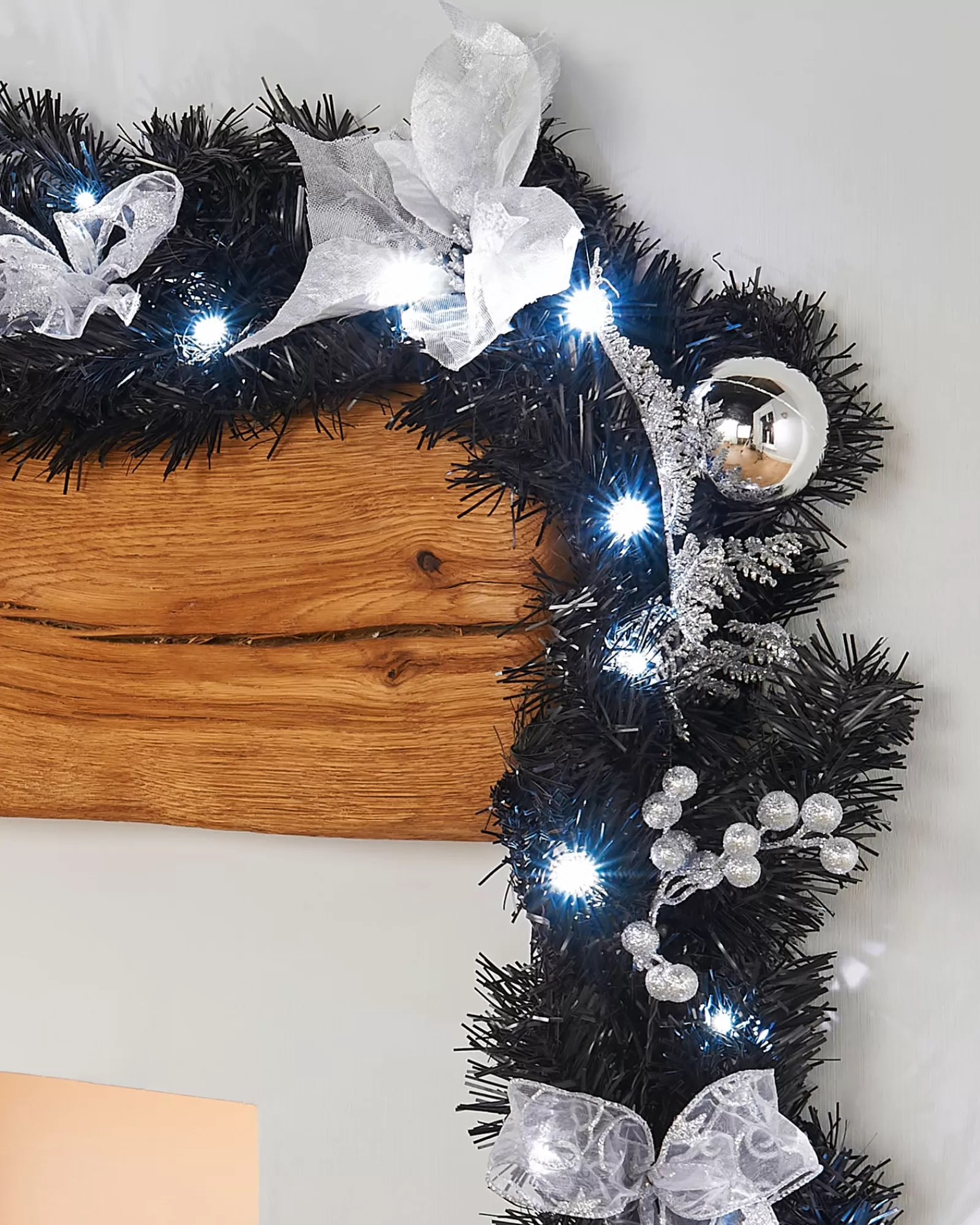 WeRChristmas Decorated Garlands | Pre Lit Garlands^Pre-Lit Decorated Garland, Black/Silver, 9 Ft