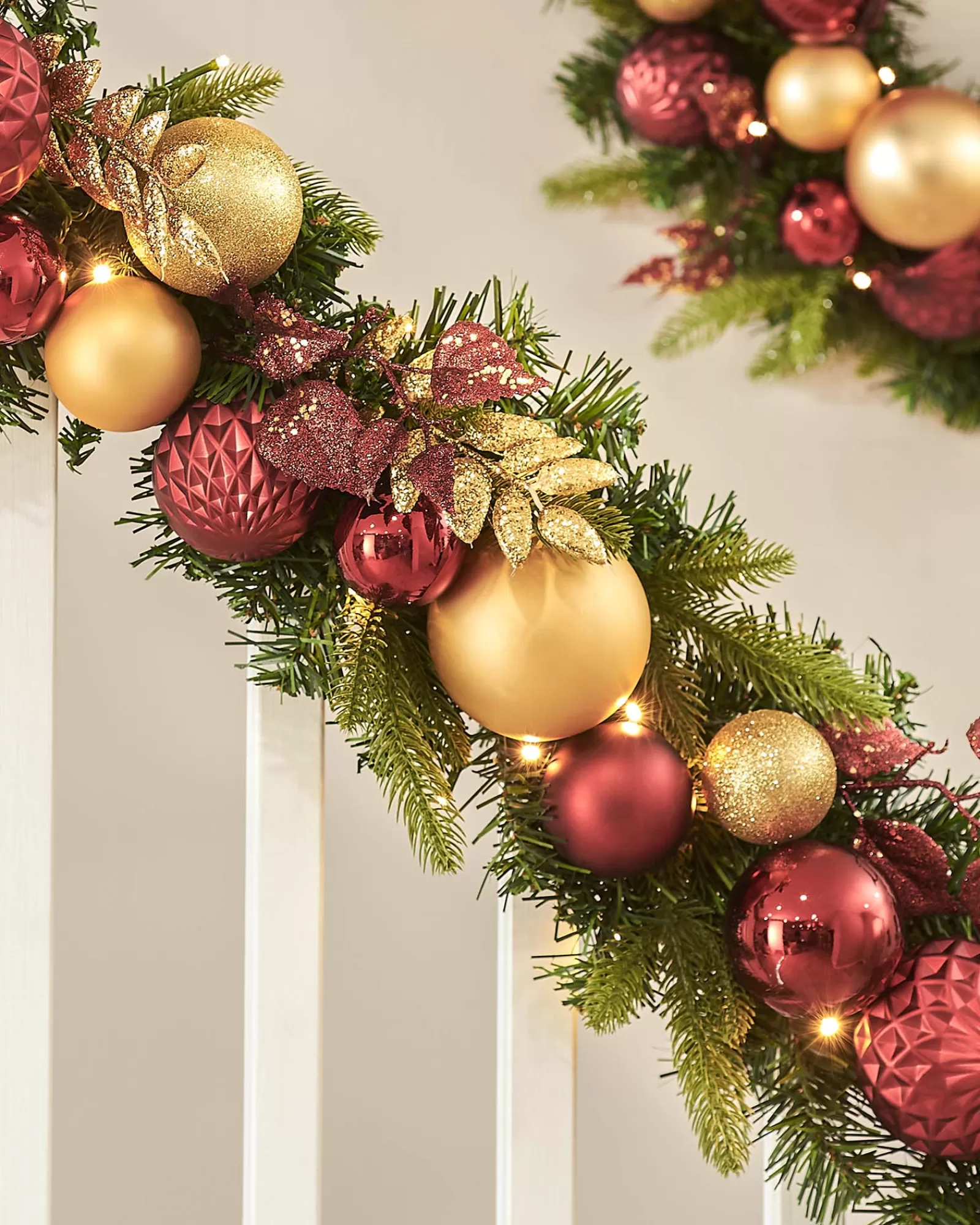 WeRChristmas Decorated Garlands | Pre Lit Garlands^Pre-Lit Decorated Garland, Burgundy/Gold, 9 Ft