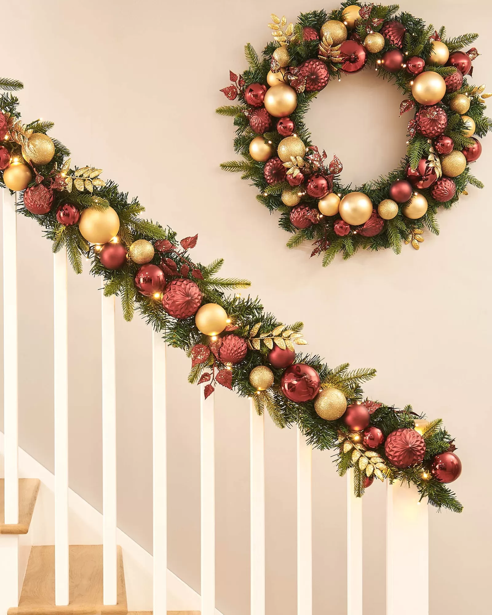 WeRChristmas Decorated Garlands | Pre Lit Garlands^Pre-Lit Decorated Garland, Burgundy/Gold, 9 Ft