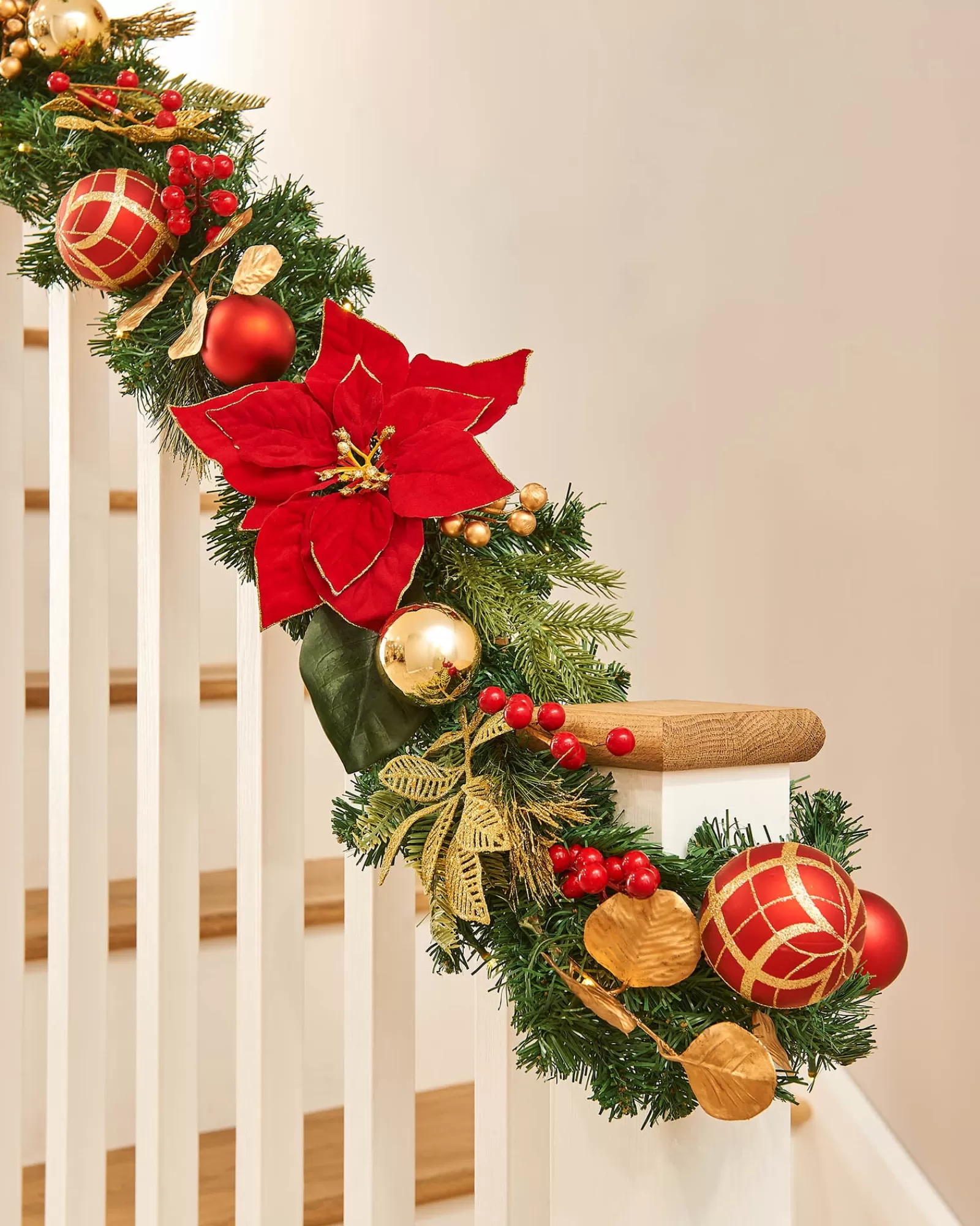 WeRChristmas Decorated Garlands | Pre Lit Garlands^Pre-Lit Decorated Garland, Red/Gold, 9 Ft