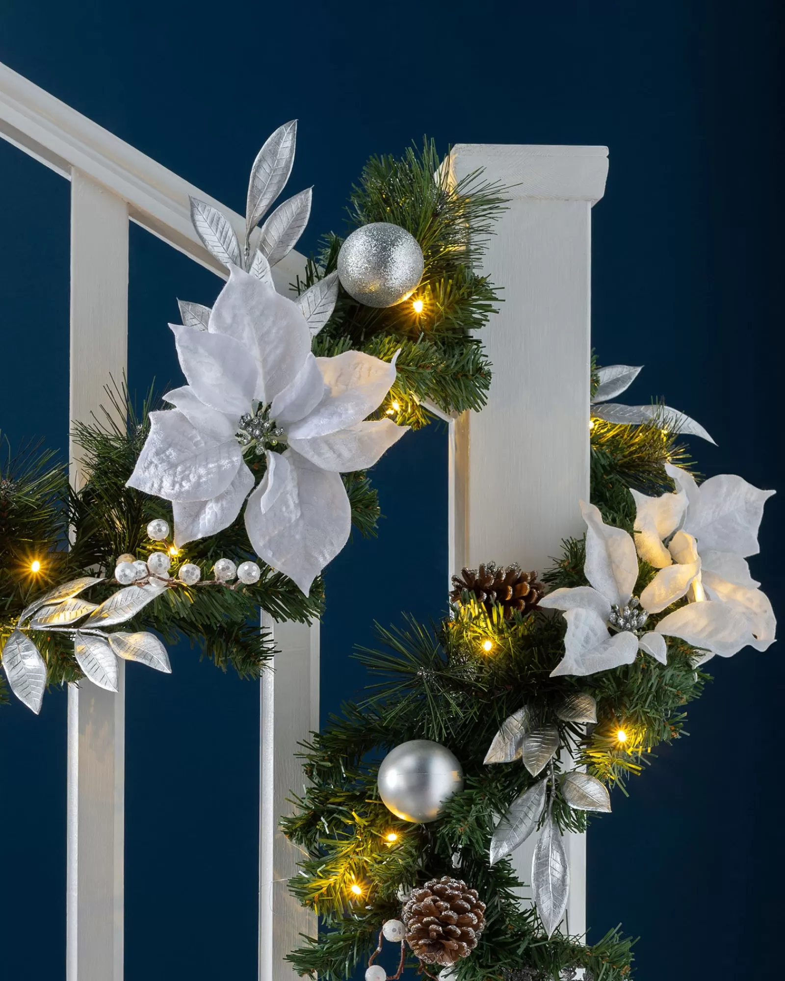 WeRChristmas Decorated Garlands | Pre Lit Garlands^Pre-Lit Decorated Garland, Silver/White, 9 Ft