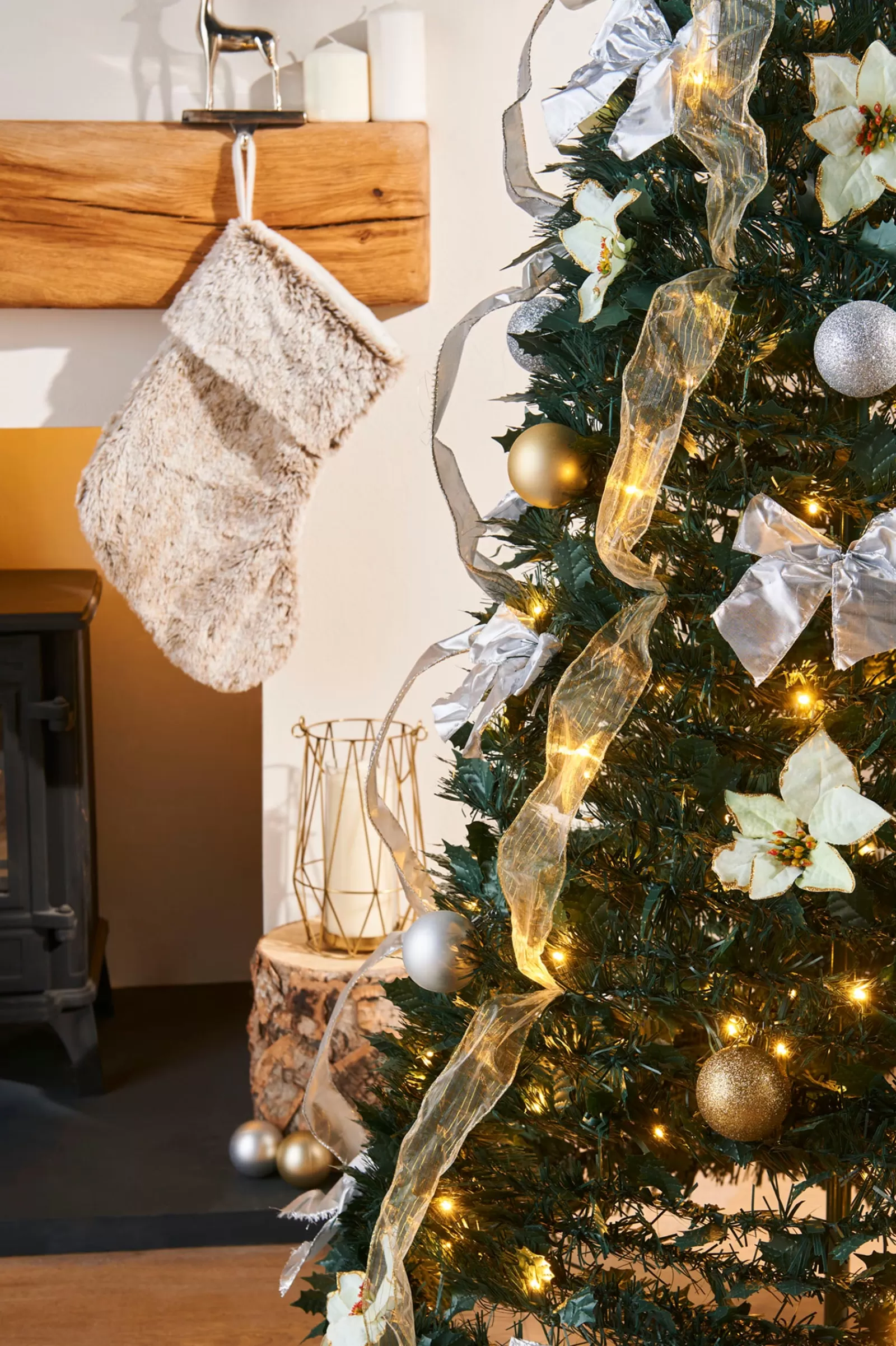 WeRChristmas Budget Christmas Trees | Pre Lit Christmas Trees^Pre-Lit Decorated Holly Pop-Up Christmas Tree, Champagne & Silver, 6 Ft