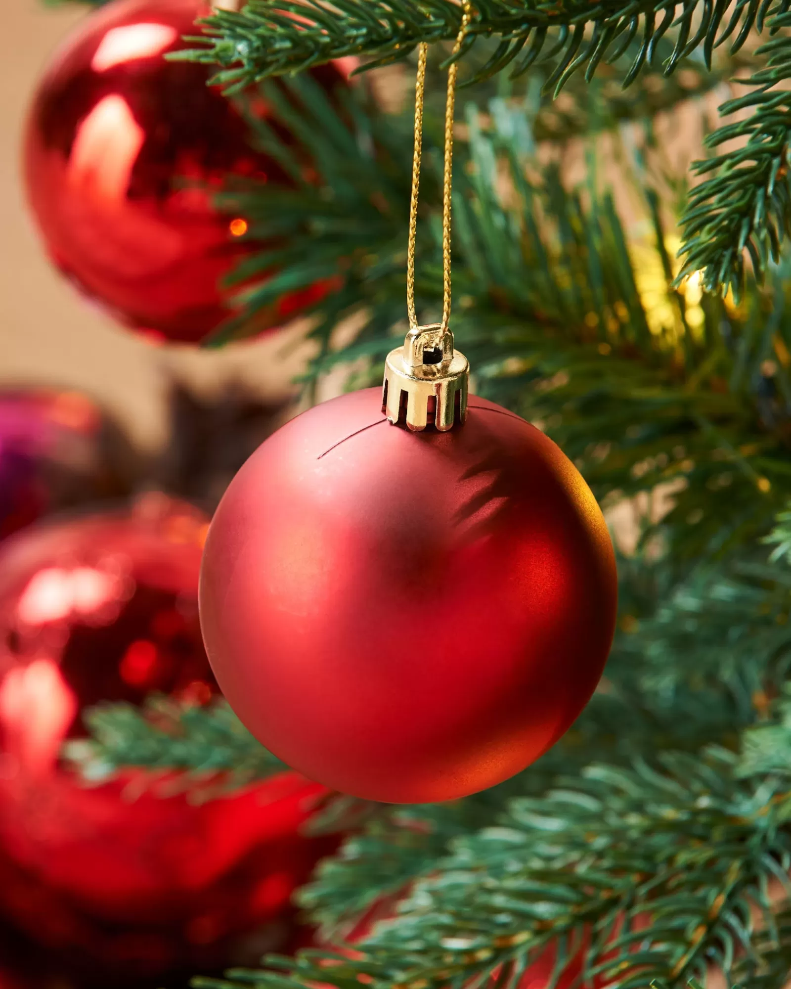 WeRChristmas Budget Christmas Trees | Pre Lit Christmas Trees^Pre-Lit Decorated Pop-Up Christmas Tree, Red & White, 6 Ft