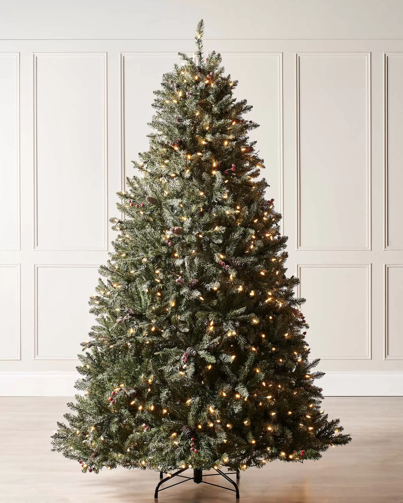WeRChristmas Snow Flocked Christmas Trees | Pre Lit Christmas Trees^Pre-Lit Decorated Snow Flocked Christmas Tree, 7 Ft