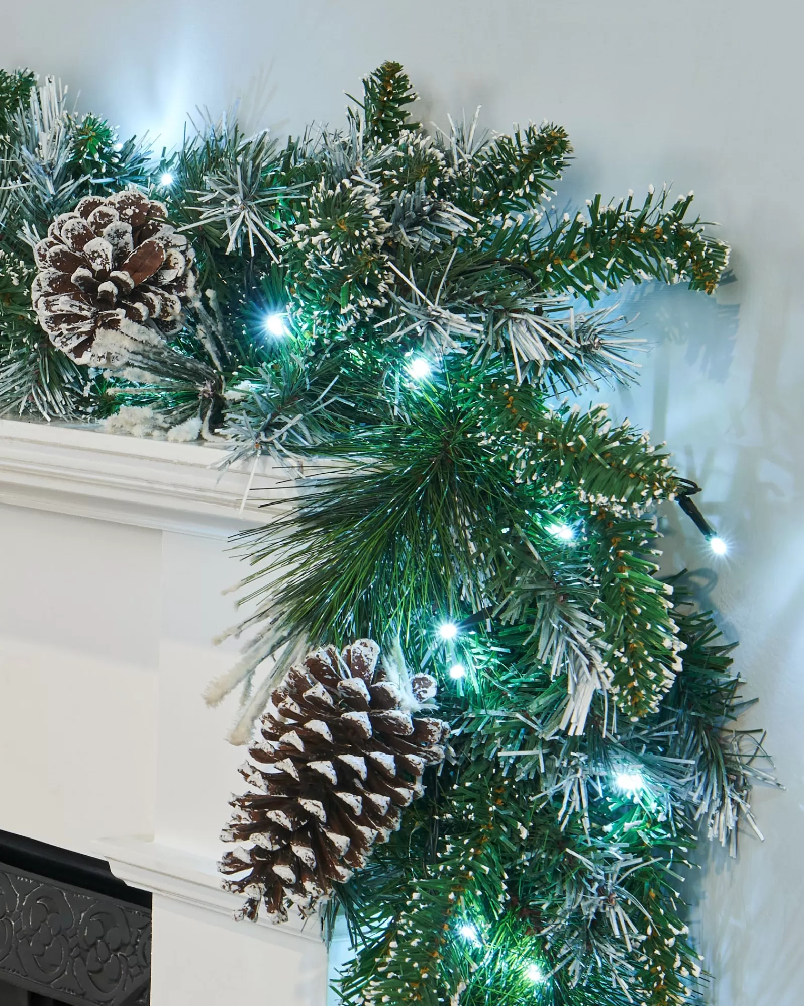 WeRChristmas Snow Flocked Garlands | Decorated Garlands^Pre-Lit Decorated Snow Flocked Garland, Pinecones, 9 Ft