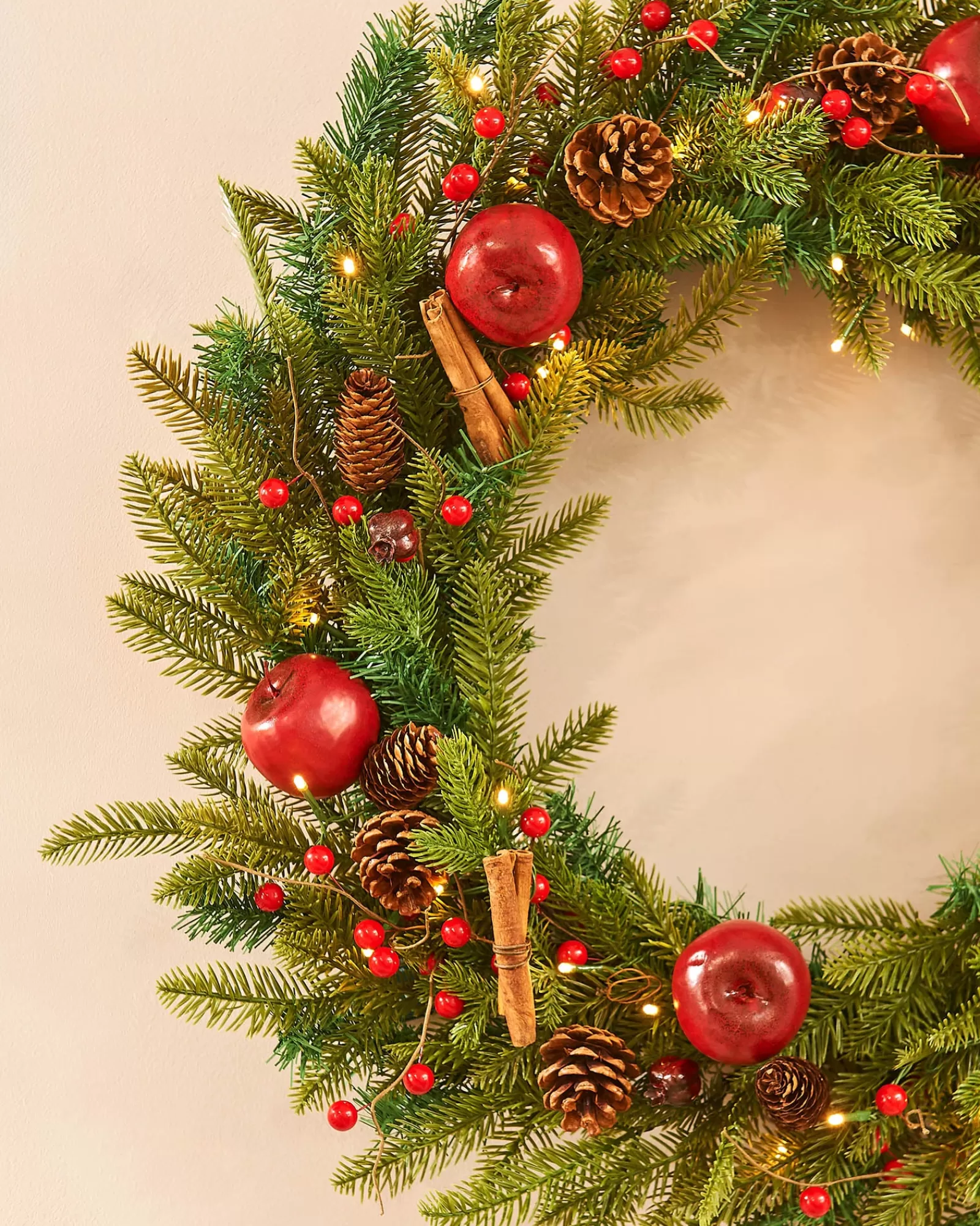 WeRChristmas Decorated Wreaths | Pre Lit Wreaths^Pre-Lit Decorated Wreath, Apples & Cinnamon Sticks, 76 Cm