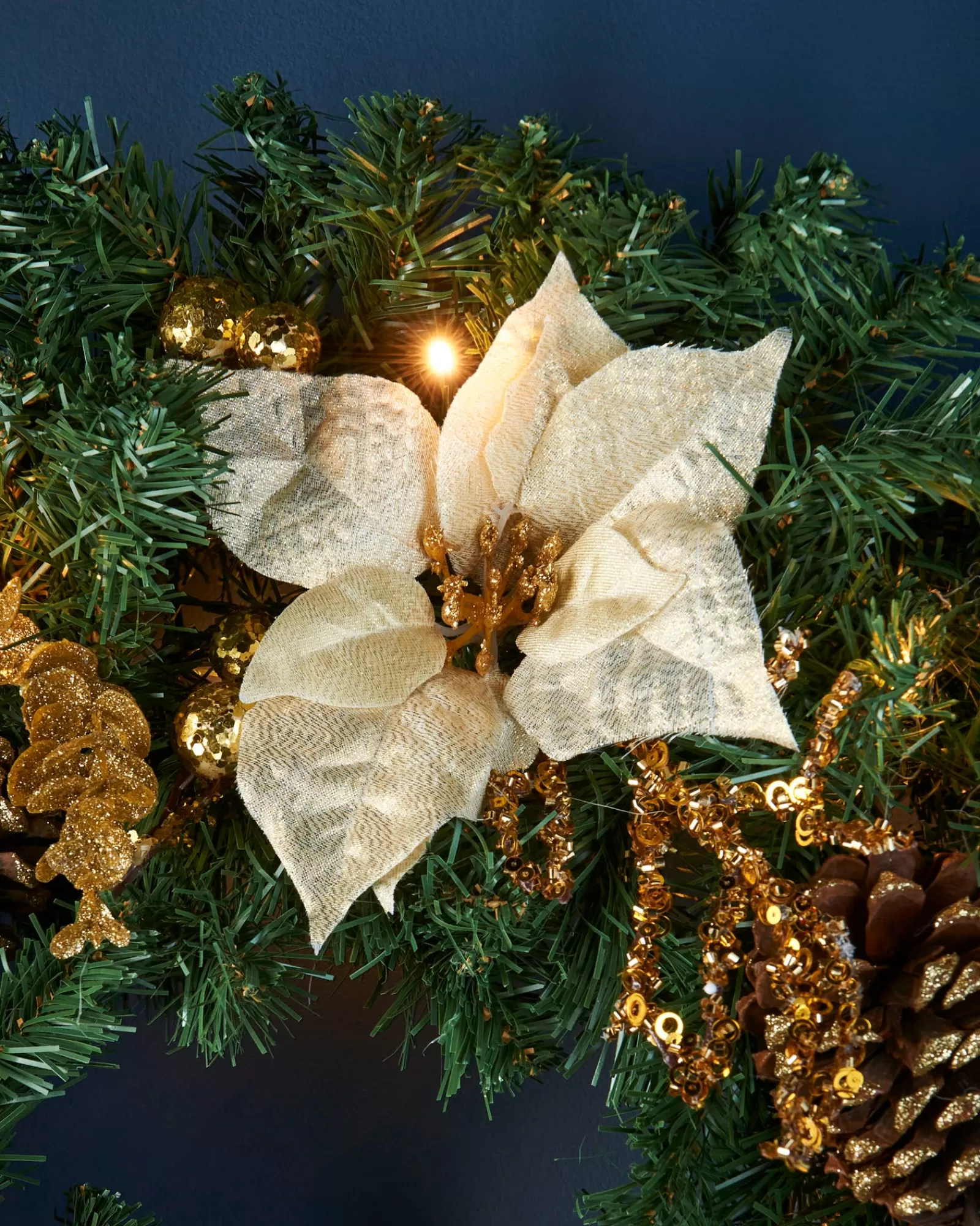 WeRChristmas Decorated Wreaths | Pre Lit Wreaths^Pre-Lit Decorated Wreath, Gold/Cream, 60 Cm