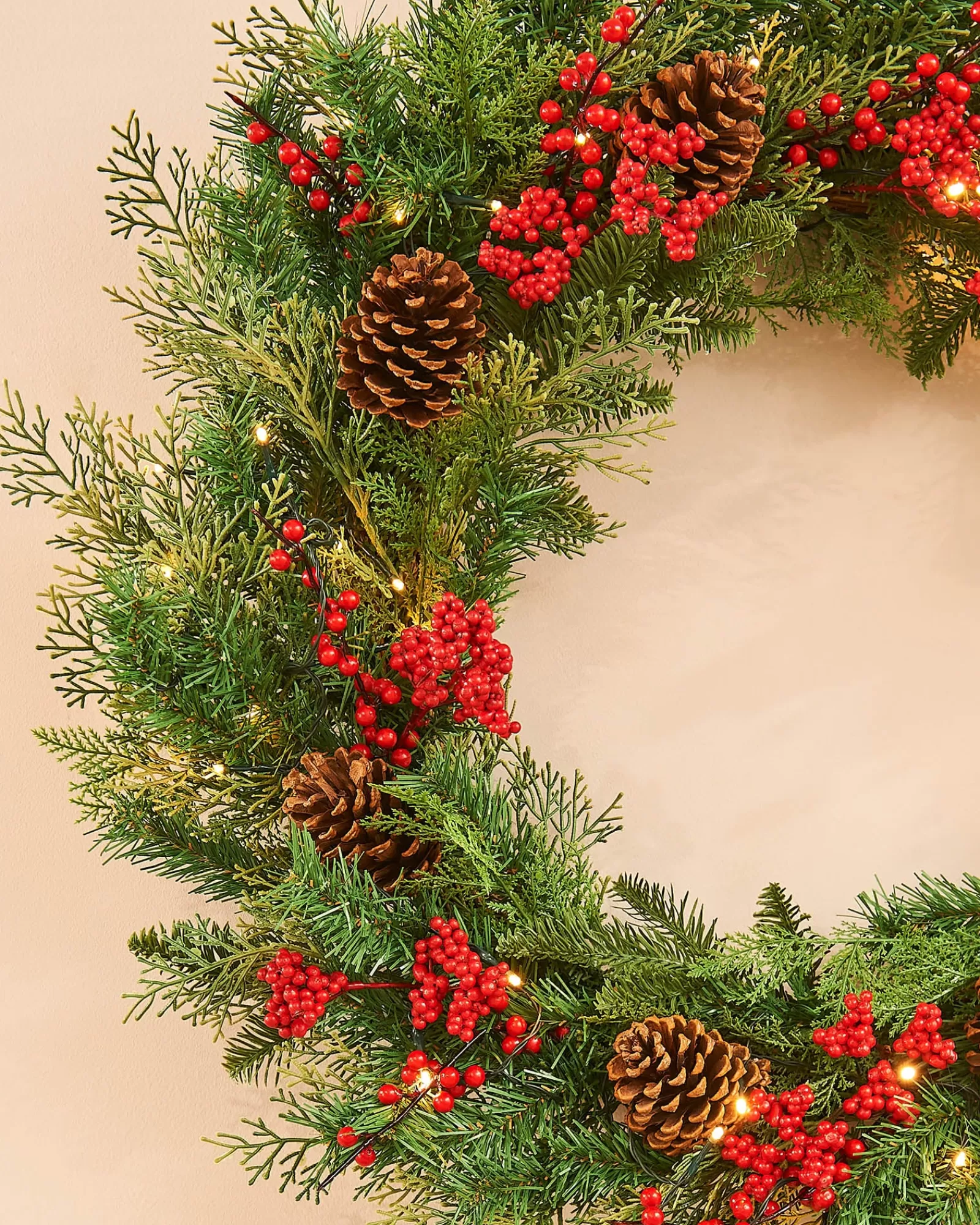 WeRChristmas Decorated Wreaths | Pre Lit Wreaths^Pre-Lit Decorated Wreath, Pinecones & Berries, 76 Cm