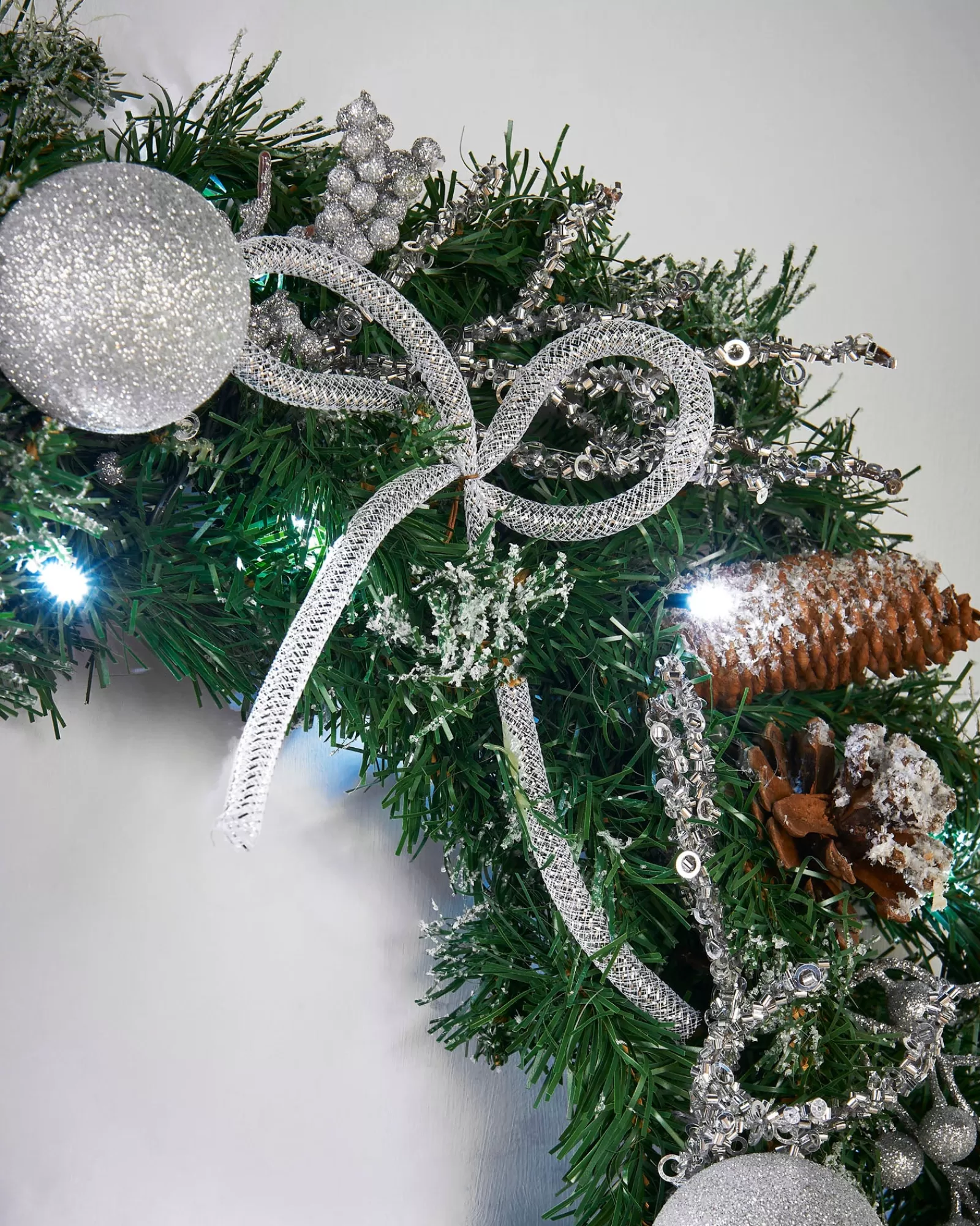 WeRChristmas Decorated Wreaths | Pre Lit Wreaths^Pre-Lit Decorated Wreath, Silver Ice, 60 Cm