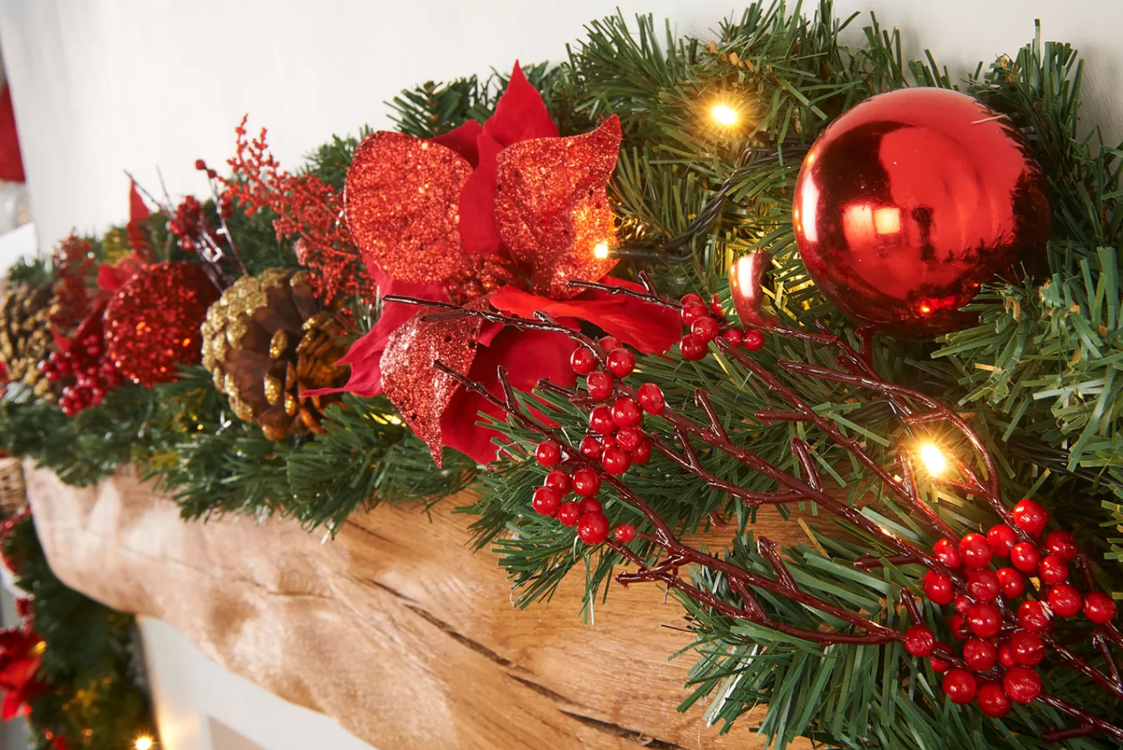 WeRChristmas Decorated Garlands | Pre Lit Garlands^Pre-Lit Extra Thick Decorated Garland, Red/Gold, 9 Ft