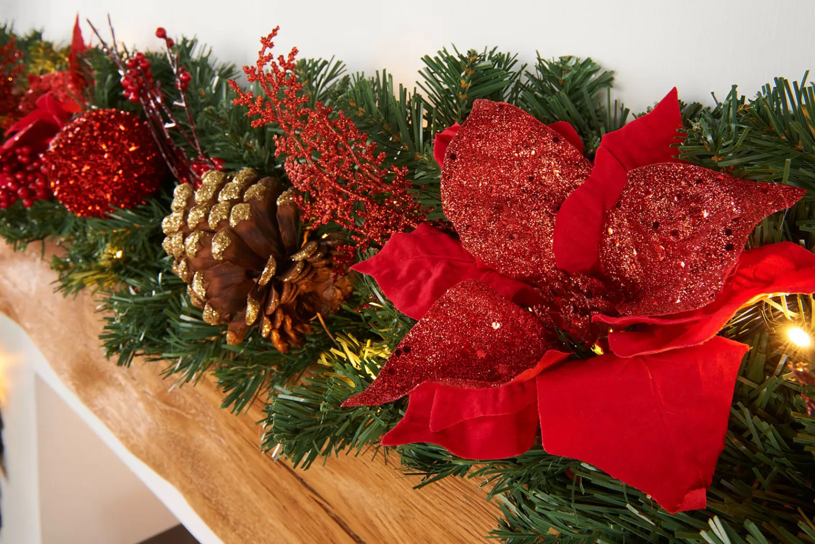 WeRChristmas Decorated Garlands | Pre Lit Garlands^Pre-Lit Extra Thick Decorated Garland, Red/Gold, 9 Ft