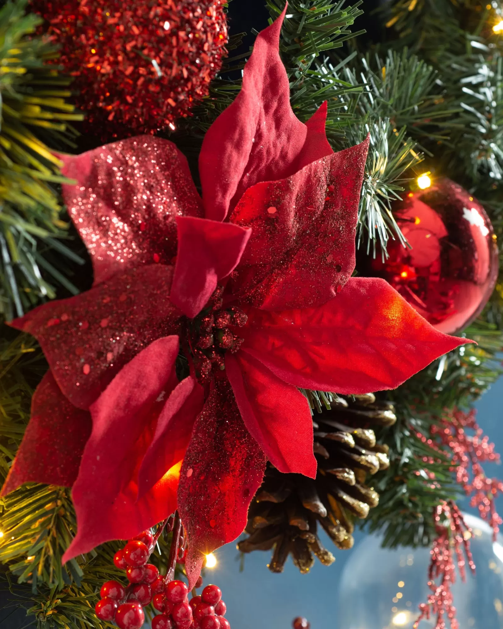 WeRChristmas Decorated Wreaths | Pre Lit Wreaths^Pre-Lit Extra Thick Decorated Wreath, Red/Gold, 76 Cm