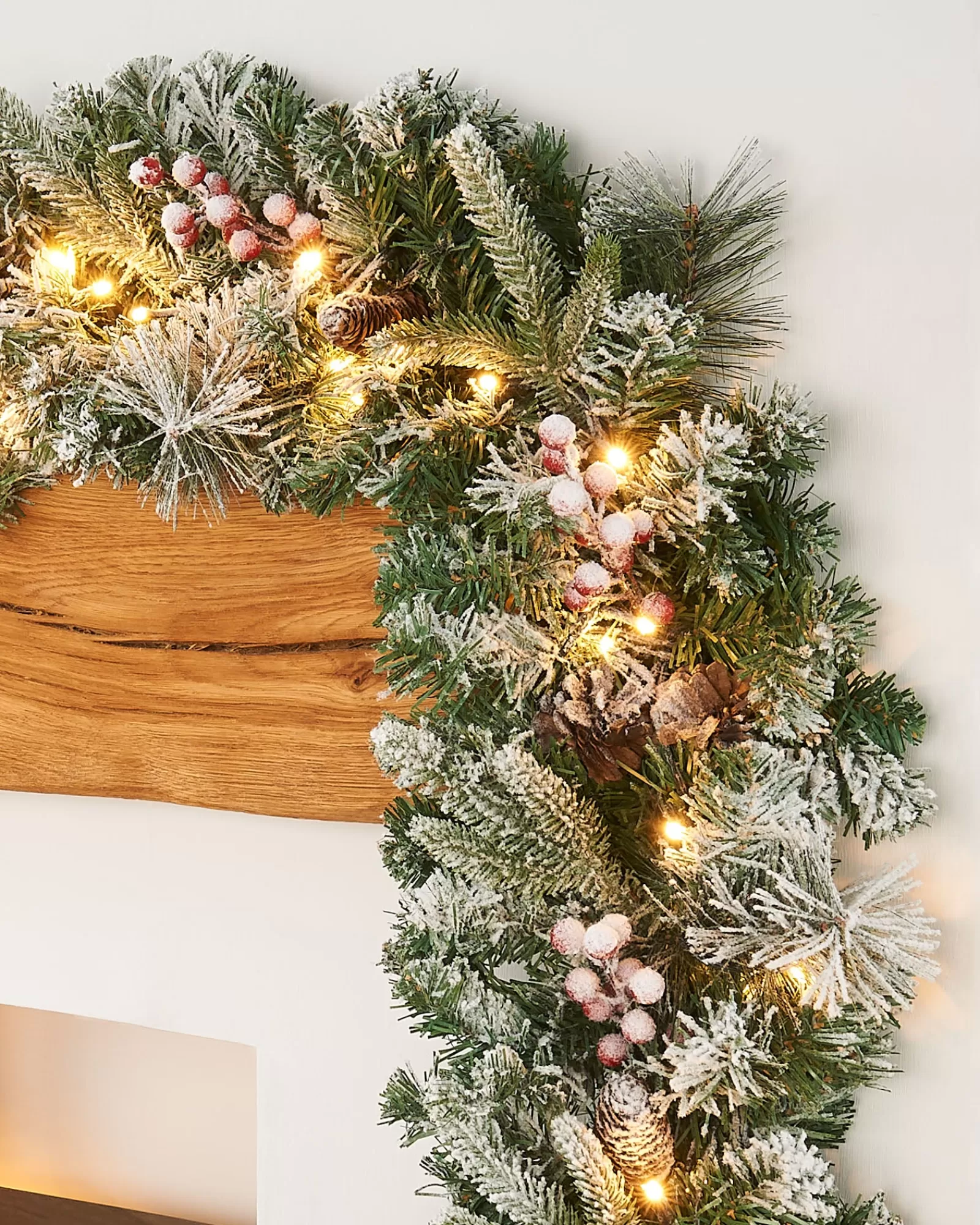 WeRChristmas Snow Flocked Garlands | Decorated Garlands^Pre-Lit Extra Thick Mixed Pine Snow Flocked Garland, Pinecones & Berries, 9 Ft
