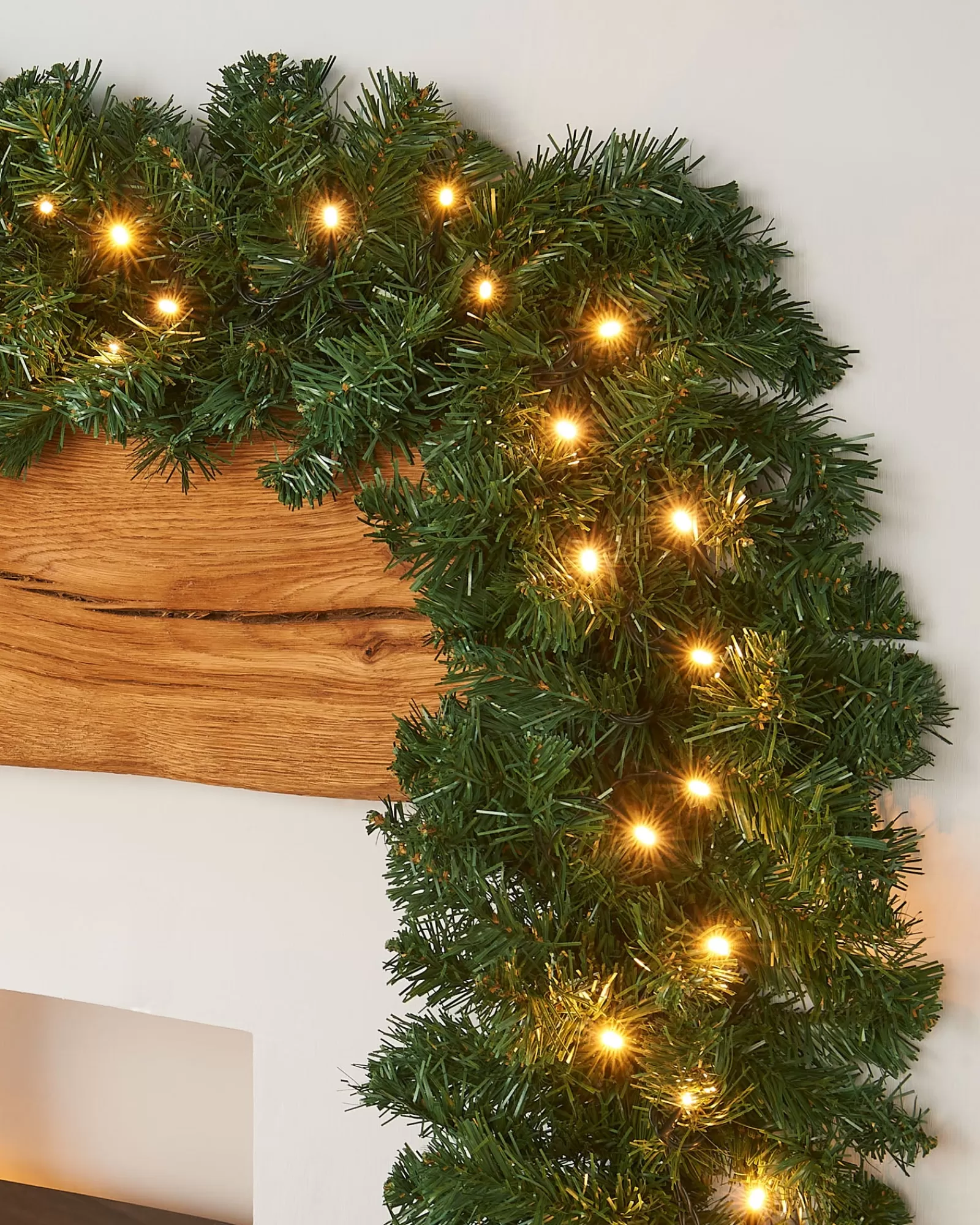 WeRChristmas Pre Lit Garlands^Pre-Lit Extra Thick Pine Garland, 9 Ft