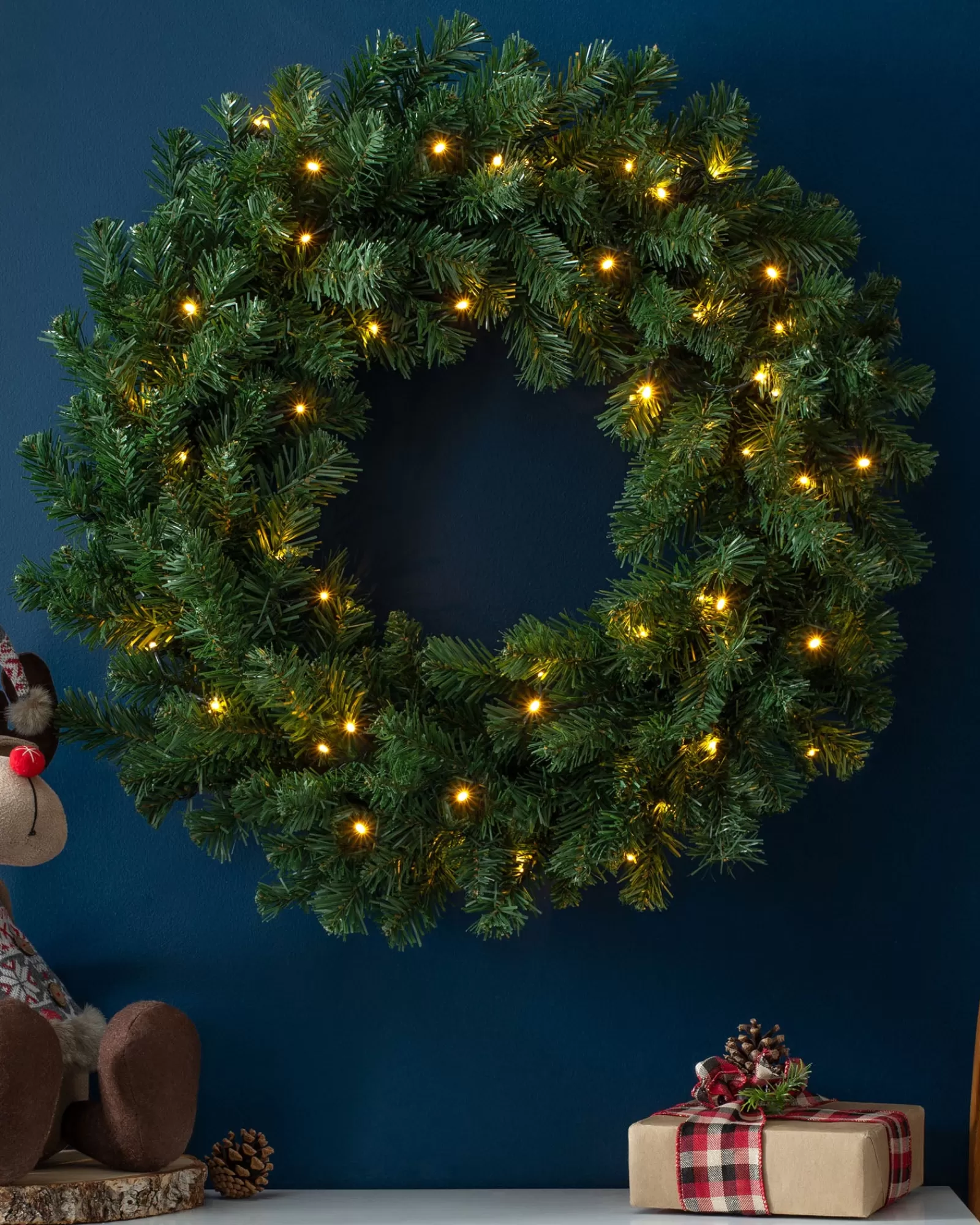 WeRChristmas Plain Wreaths | Pre Lit Wreaths^Pre-Lit Extra Thick Wreath, 76 Cm