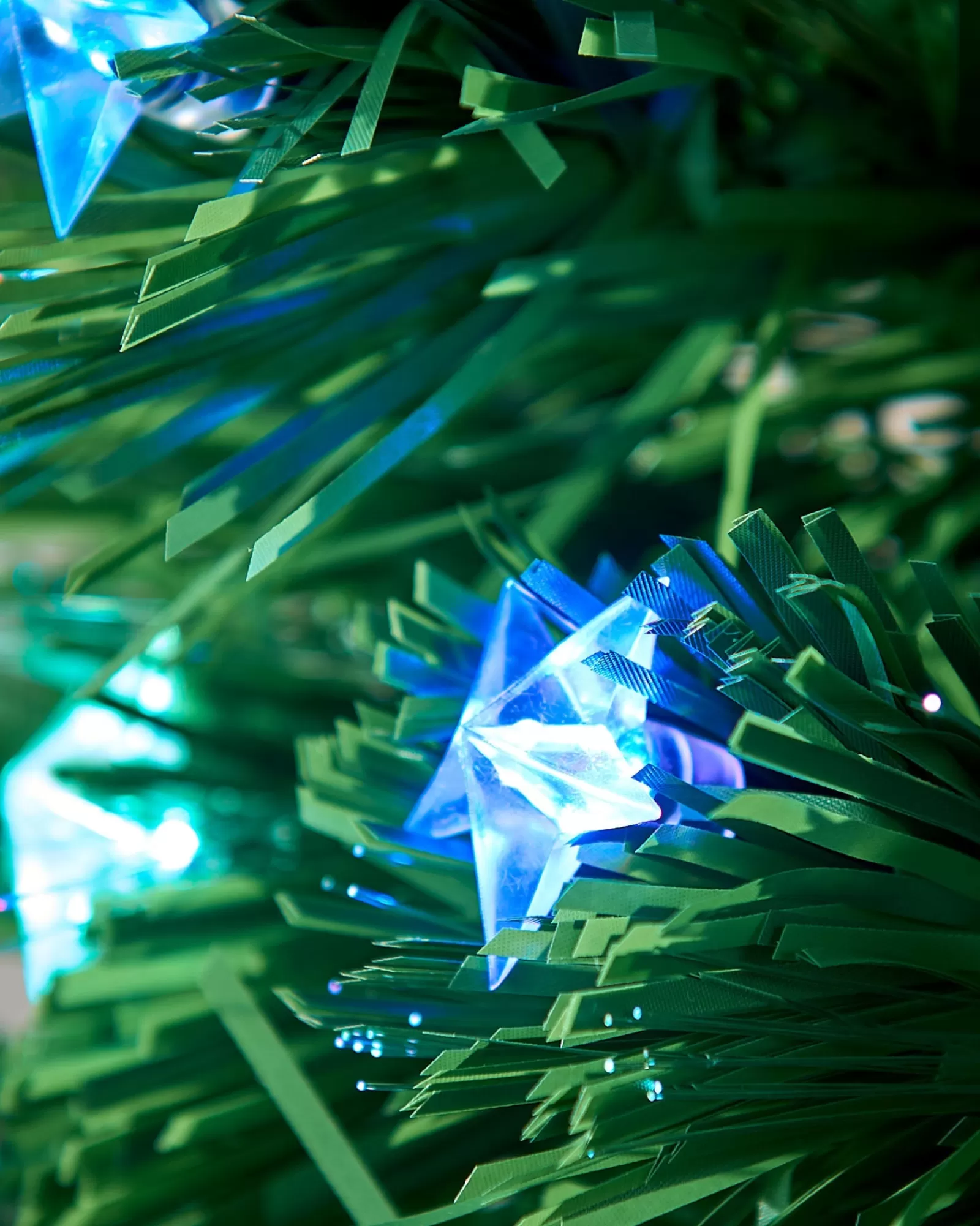 WeRChristmas Budget Christmas Trees | Fibre Optic Christmas Trees^Pre-Lit Fibre Optic Pencil Christmas Tree With Multi-Coloured LED Stars, 7 Ft
