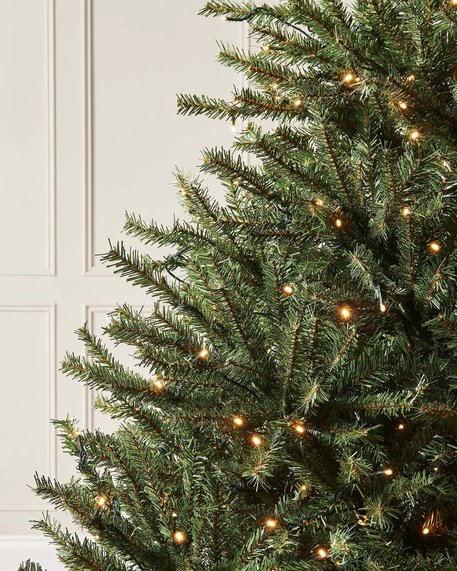 WeRChristmas Premium Christmas Trees | Pre Lit Christmas Trees^Pre-Lit Foxtail Pine Christmas Tree, 6 Ft