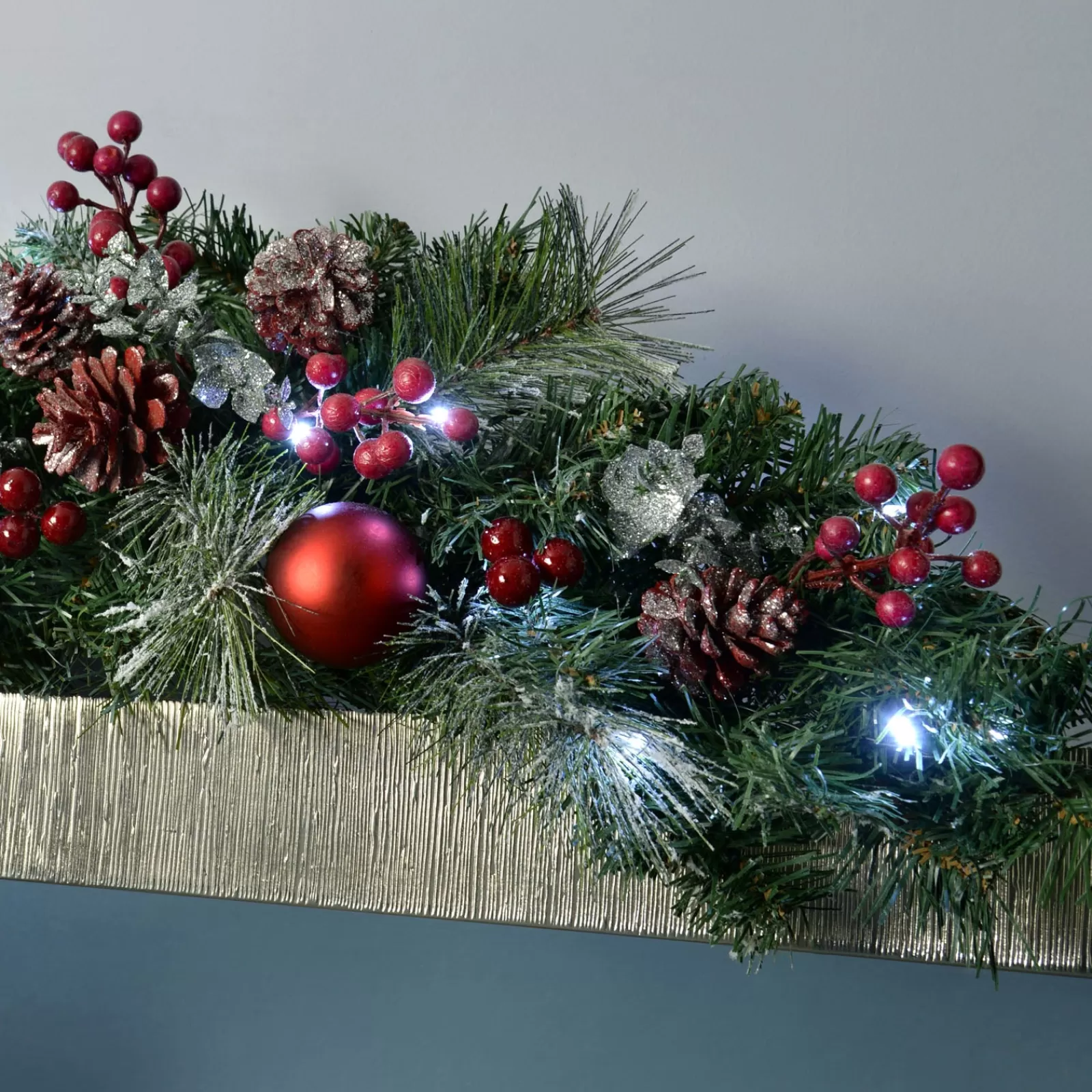 WeRChristmas Snow Flocked Garlands | Decorated Garlands^Pre-Lit Frosted Decorated Arch Garland With 20 Cool White LEDs, 3 Ft