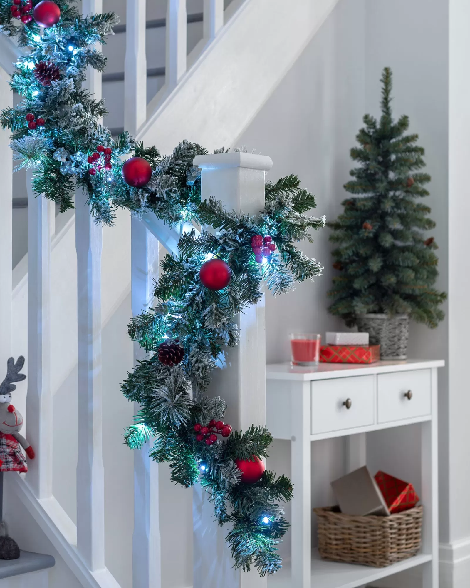 WeRChristmas Snow Flocked Garlands | Decorated Garlands^Pre-Lit Frosted Decorated Garland, 9 Ft