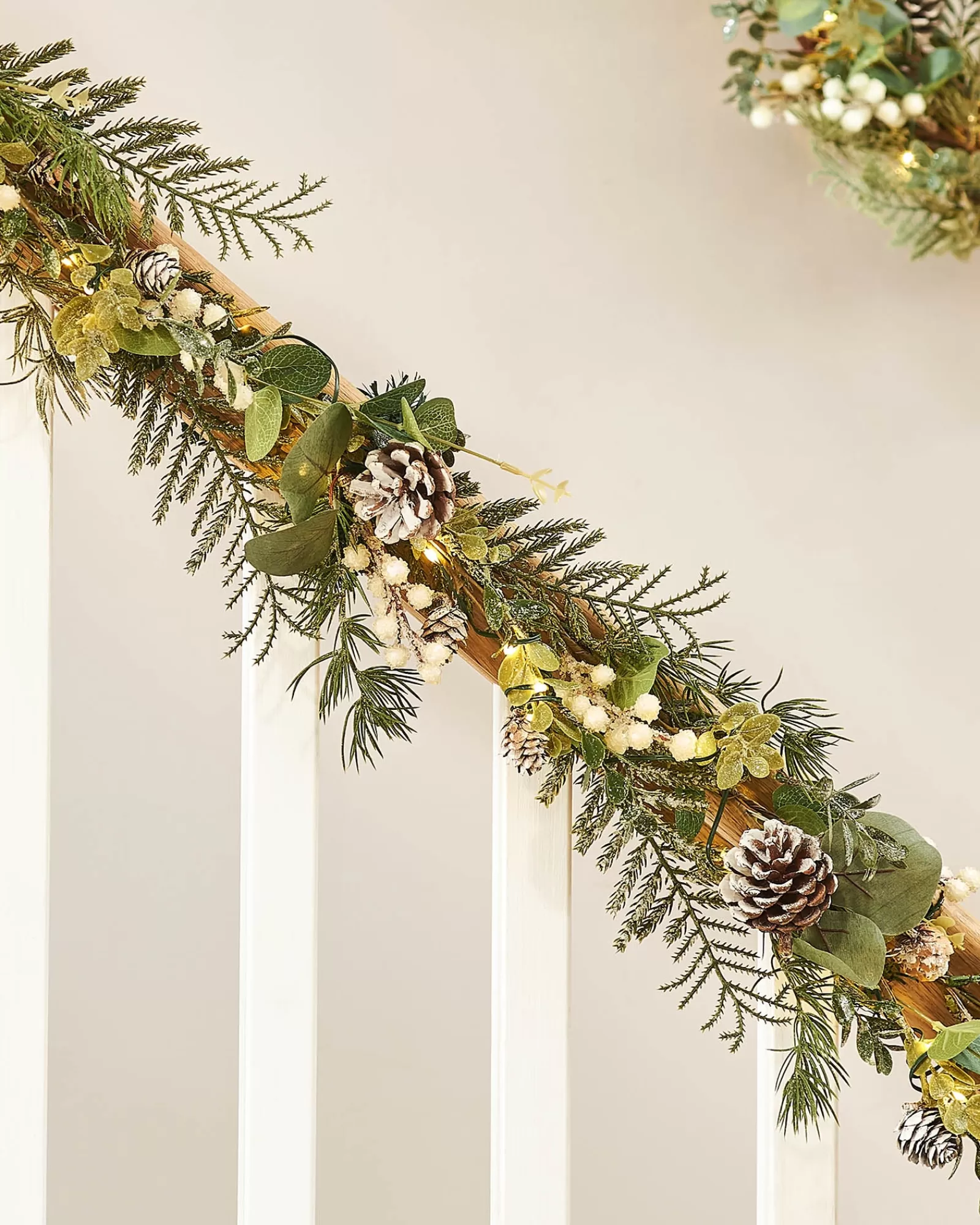 WeRChristmas Decorated Garlands | Pre Lit Garlands^Pre-Lit Frosted Eucalyptus Garland, 9 Ft