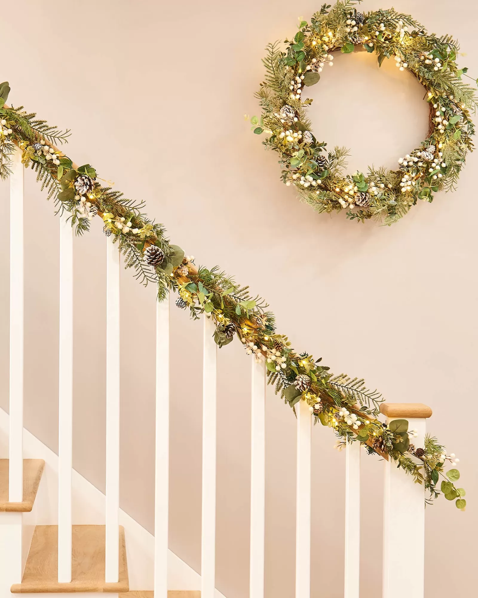 WeRChristmas Decorated Garlands | Pre Lit Garlands^Pre-Lit Frosted Eucalyptus Garland, 9 Ft