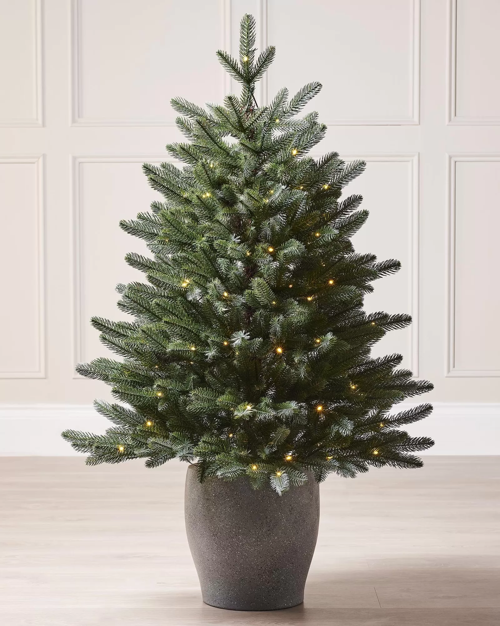 WeRChristmas Budget Christmas Trees | Potted Christmas Trees^Pre-Lit Frosted Potted Christmas Tree, 3.5 Ft