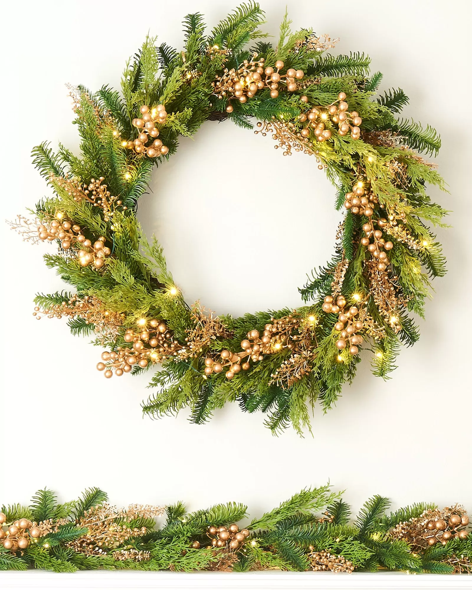 WeRChristmas Decorated Wreaths | Pre Lit Wreaths^Pre-Lit Gold Berry Mixed Tip Wreath, 76 Cm