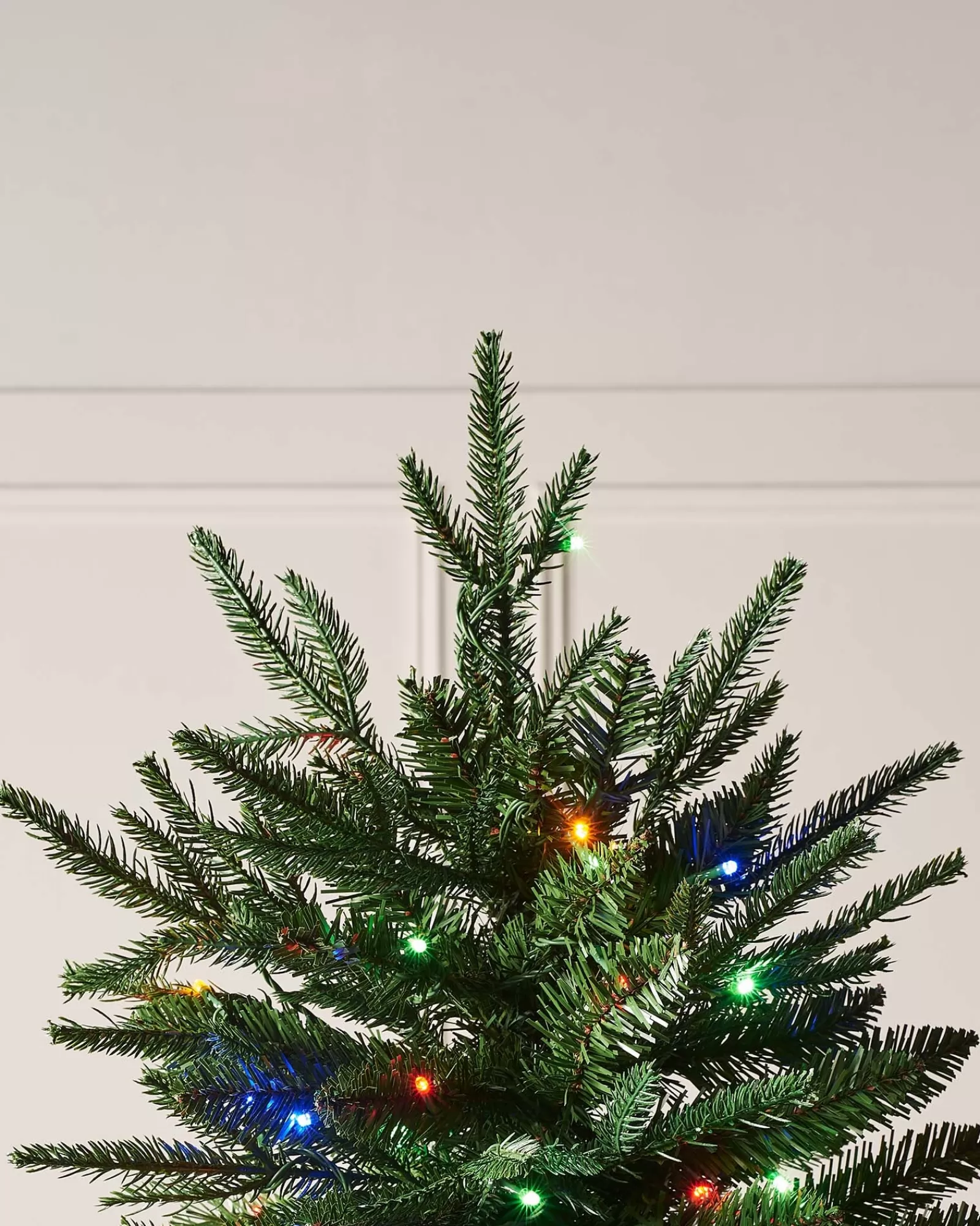 WeRChristmas Premium Christmas Trees | Pre Lit Christmas Trees^Pre-lit Grand Alaskan Fir Christmas Tree, Dual Multi Colour, 9 Ft