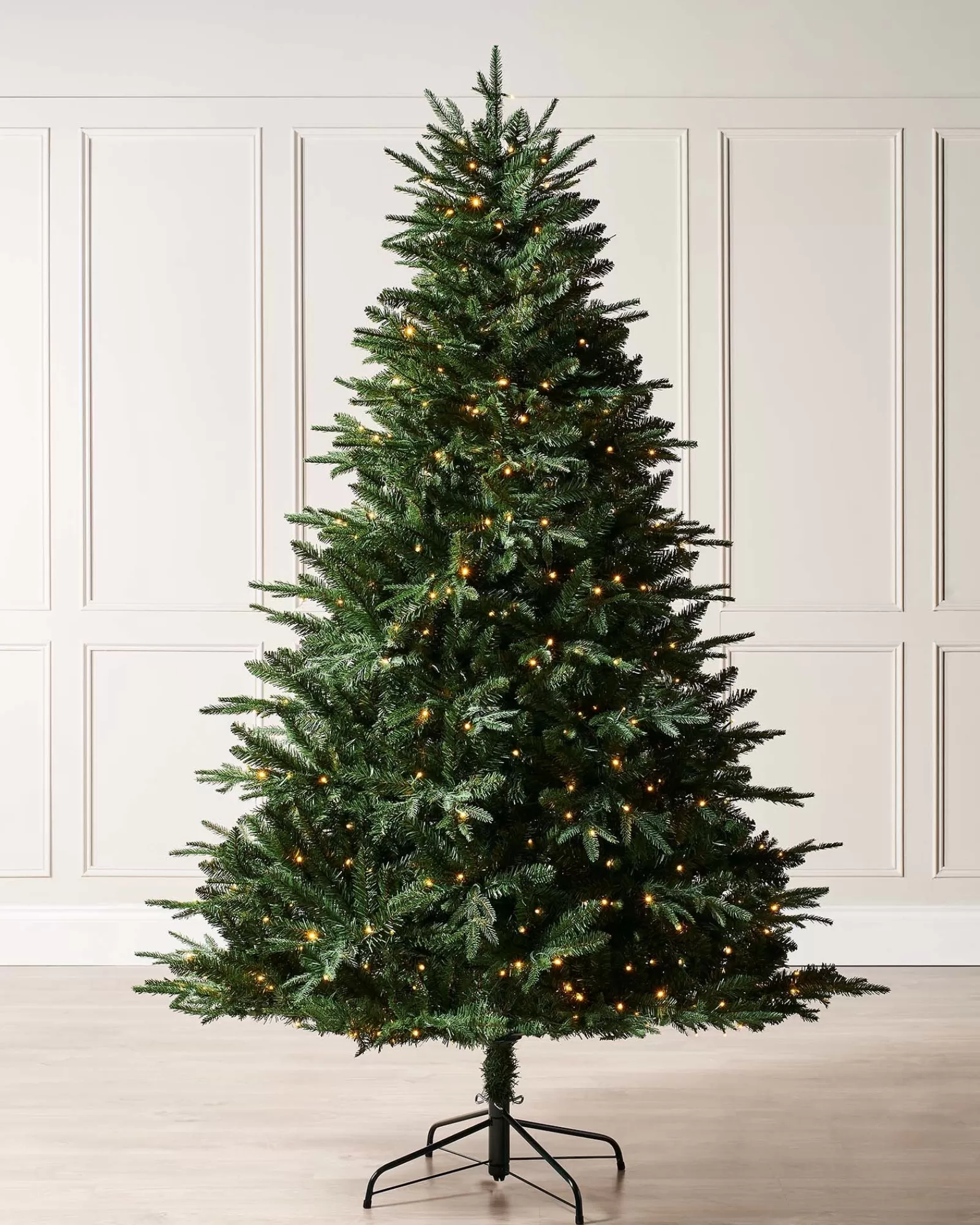 WeRChristmas Premium Christmas Trees | Pre Lit Christmas Trees^Pre-lit Grand Alaskan Fir Christmas Tree, Dual Warm White, 9 Ft