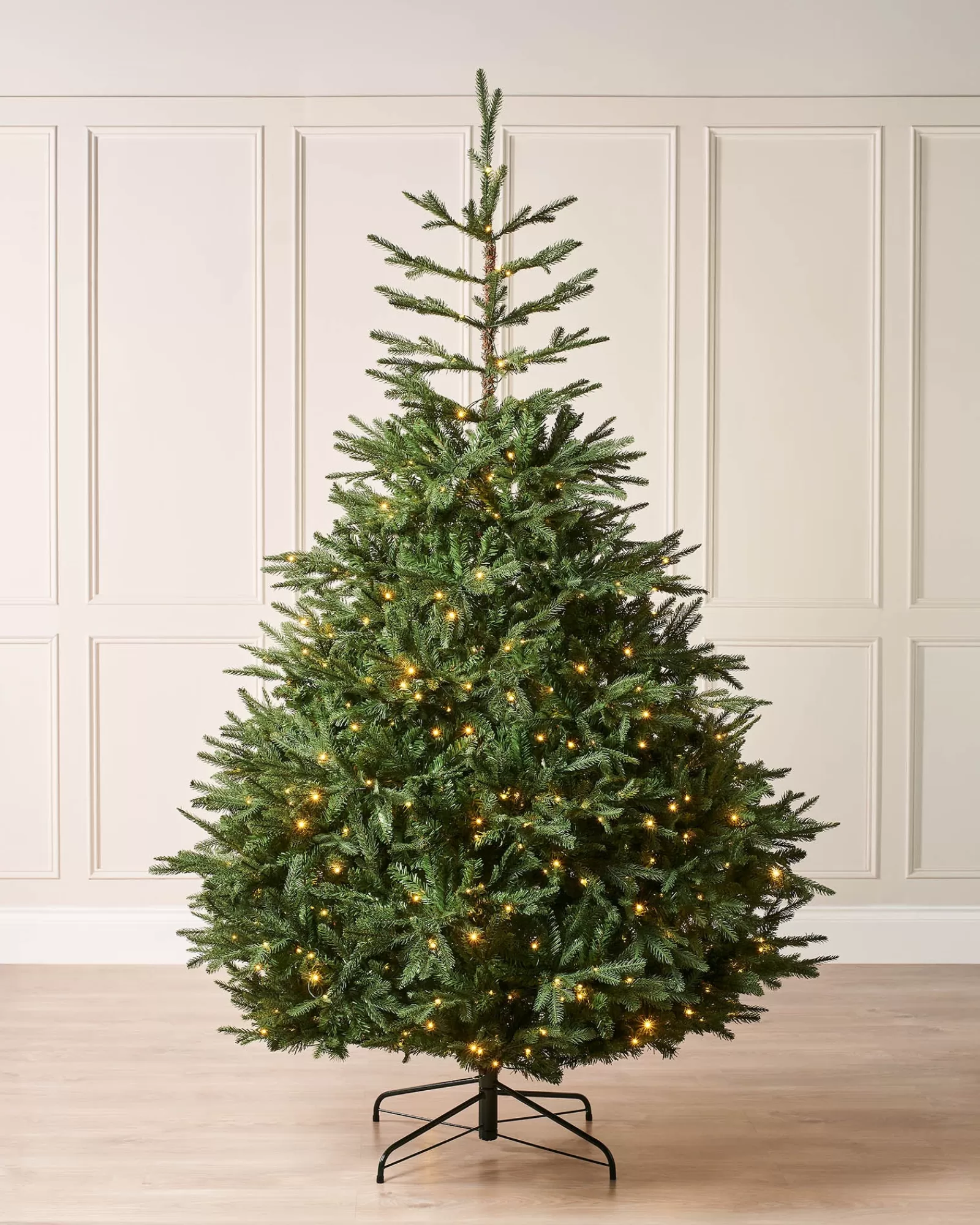 WeRChristmas Pre Lit Christmas Trees^Pre-Lit Grand Nordmann Fir Christmas Tree, 6 Ft