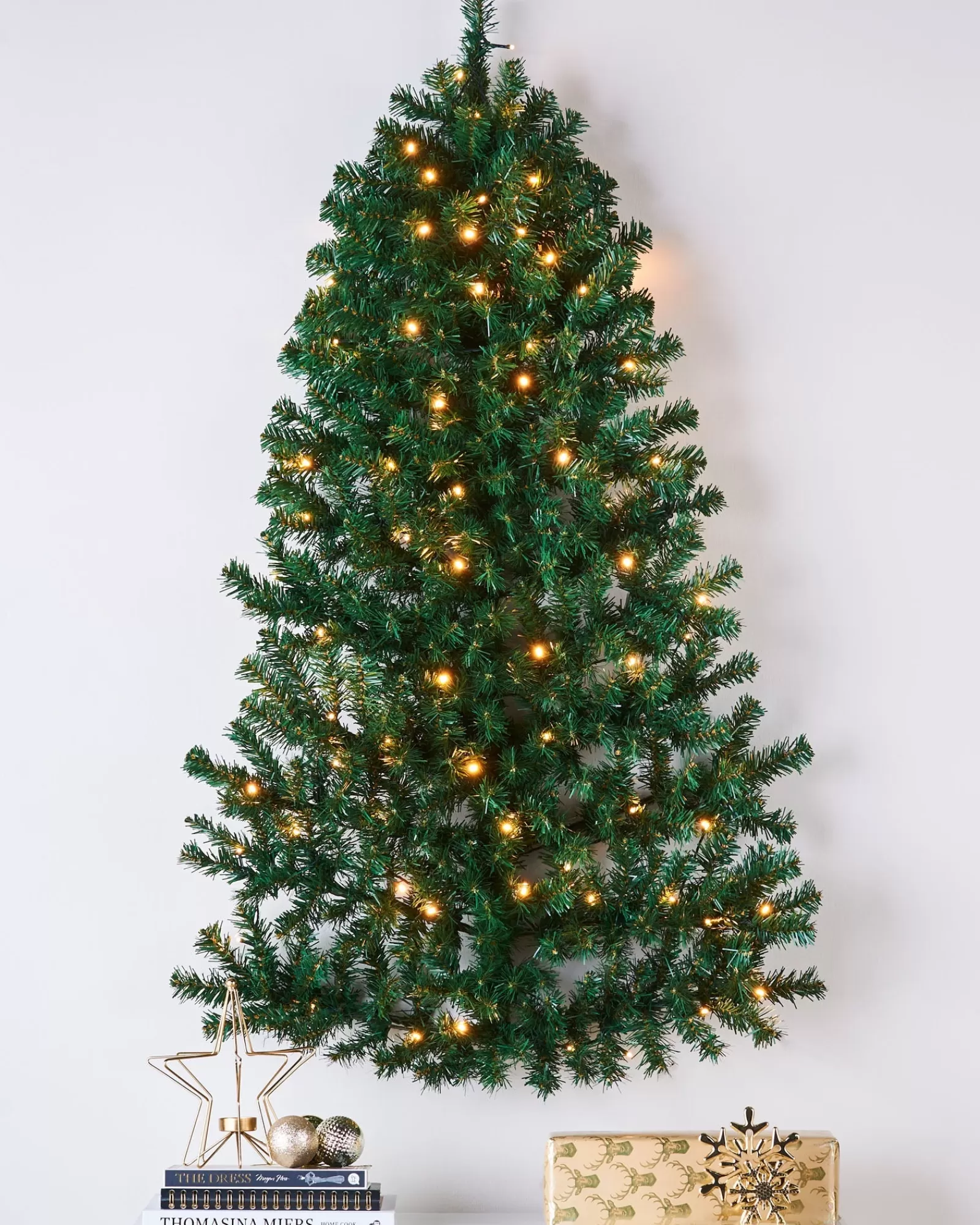 WeRChristmas Budget Christmas Trees | Pre Lit Christmas Trees^Pre-Lit Green Wall Mounted Christmas Tree, 3 Ft