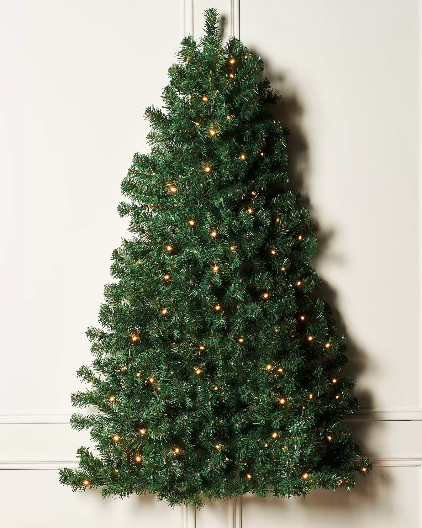 WeRChristmas Budget Christmas Trees | Pre Lit Christmas Trees^Pre-Lit Green Wall Mounted Christmas Tree, 4 Ft