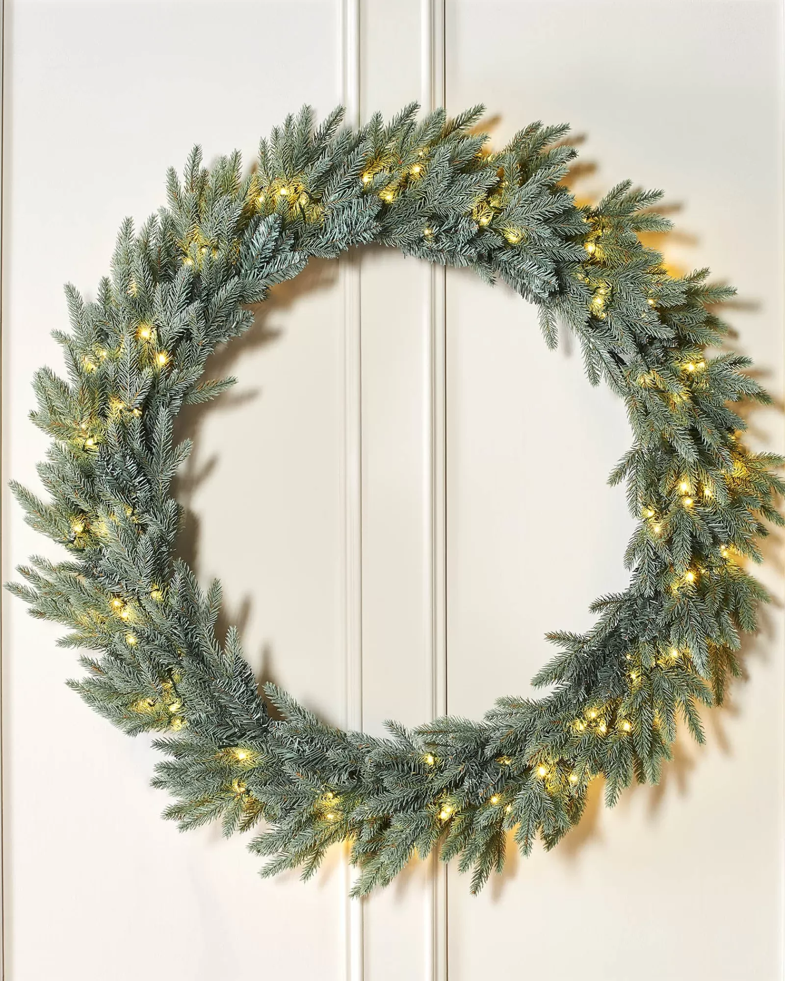 WeRChristmas Extra Large Wreaths | Pre Lit Wreaths^Pre-Lit Mixed Pine Blue Wreath, 1 M