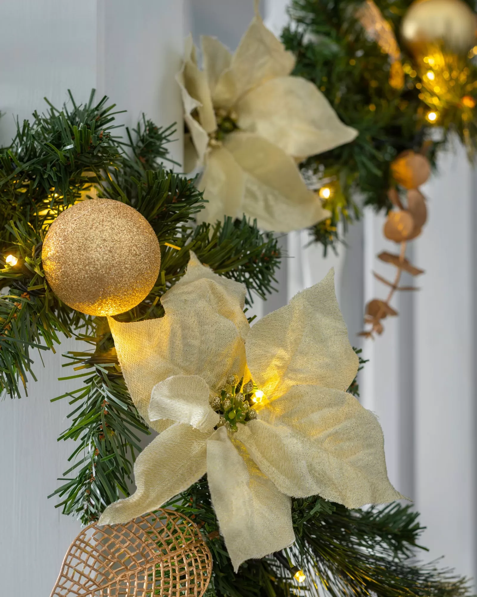 WeRChristmas Decorated Garlands | Pre Lit Garlands^Pre-Lit Multi-Function Decorated Garland, Cream/Gold, 9 Ft