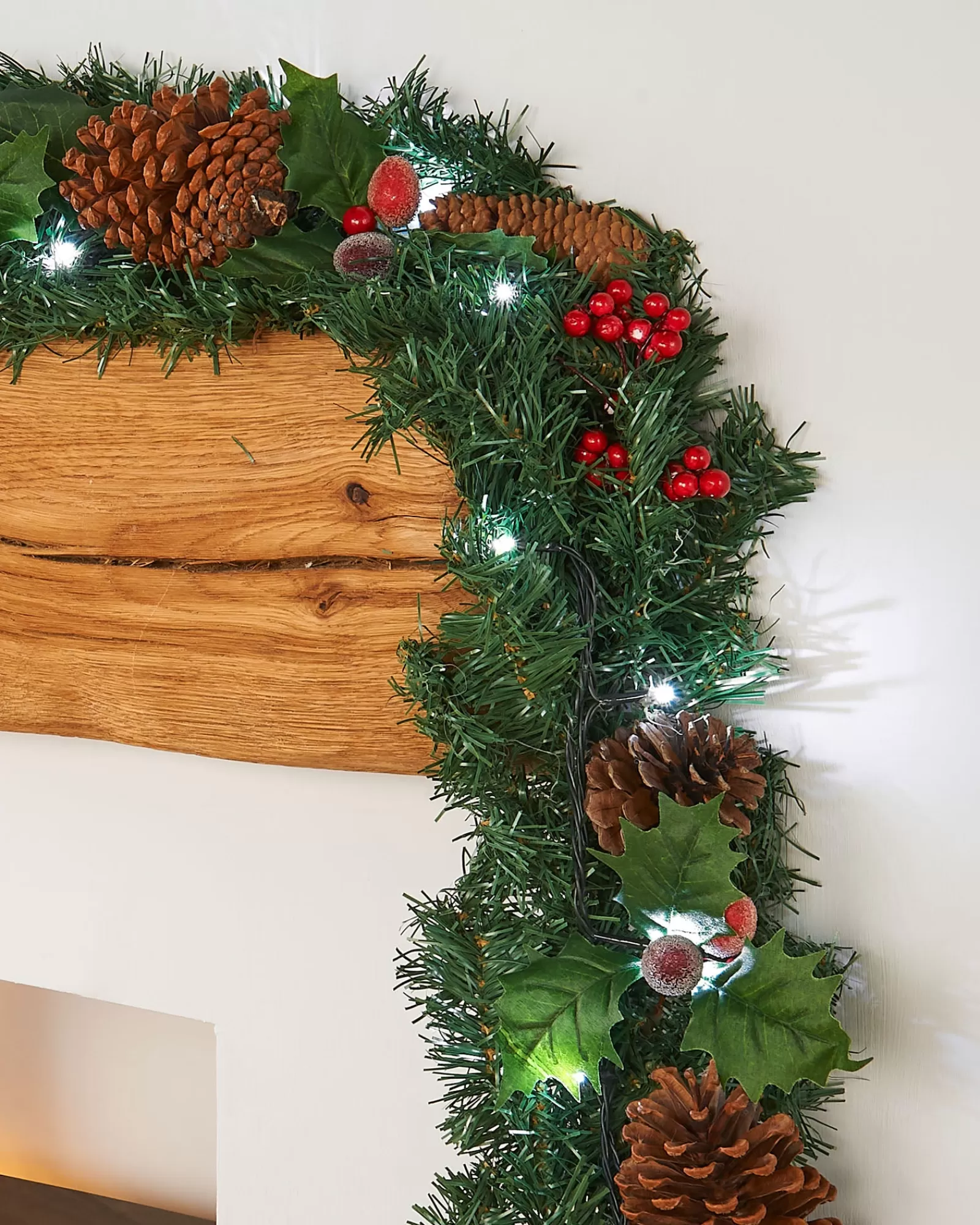 WeRChristmas Decorated Garlands | Pre Lit Garlands^Pre-Lit Natural Decorated Garland, Pinecones & Berries, 9 Ft