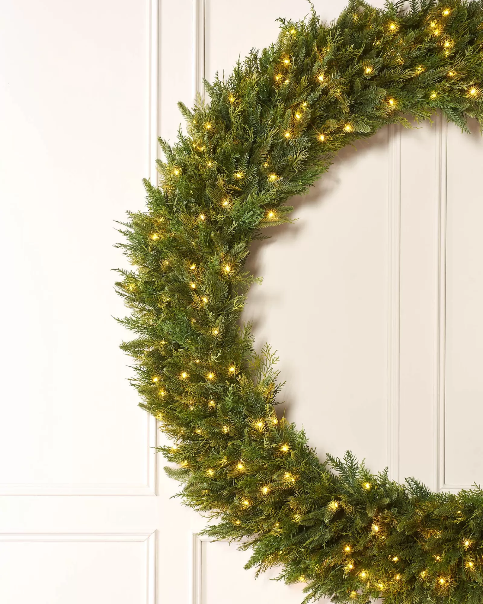 WeRChristmas Extra Large Wreaths | Decorated Wreaths^Pre-Lit Natural Fir Majestic Wreath, 1.5 M