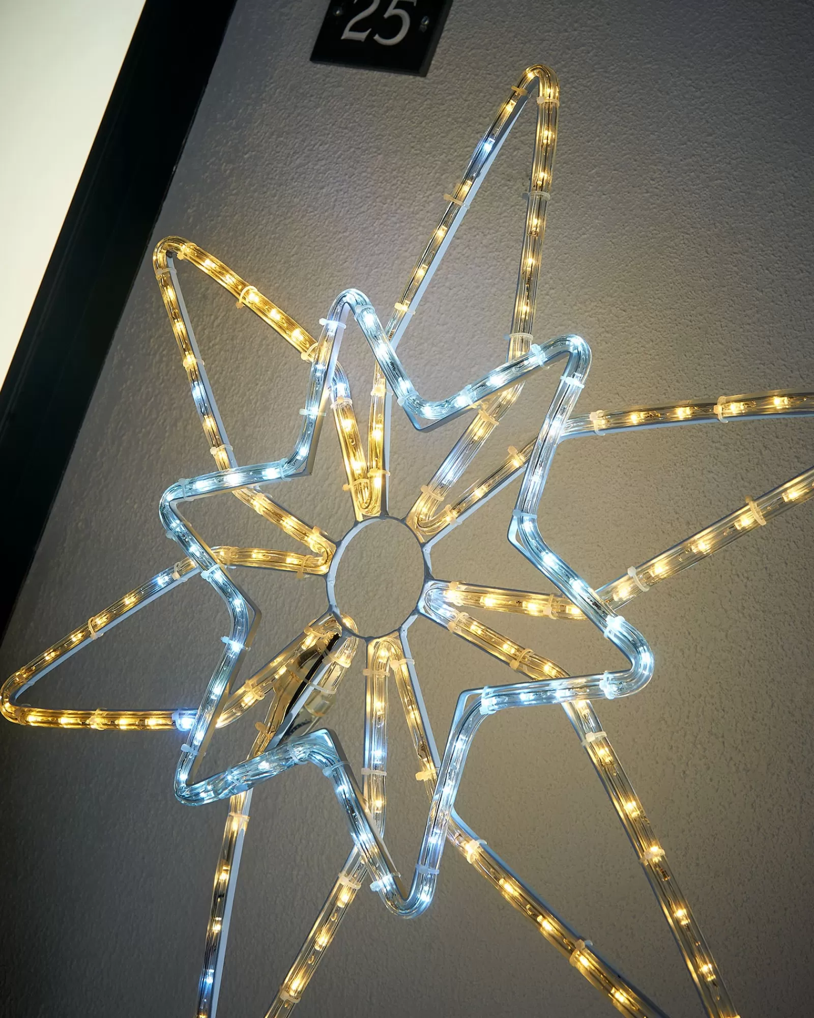 WeRChristmas Festive Star, Snowflake & Sign Lights^Pre-Lit Northern Star Rope Light Silhouette, Warm/Bright White, 64 Cm