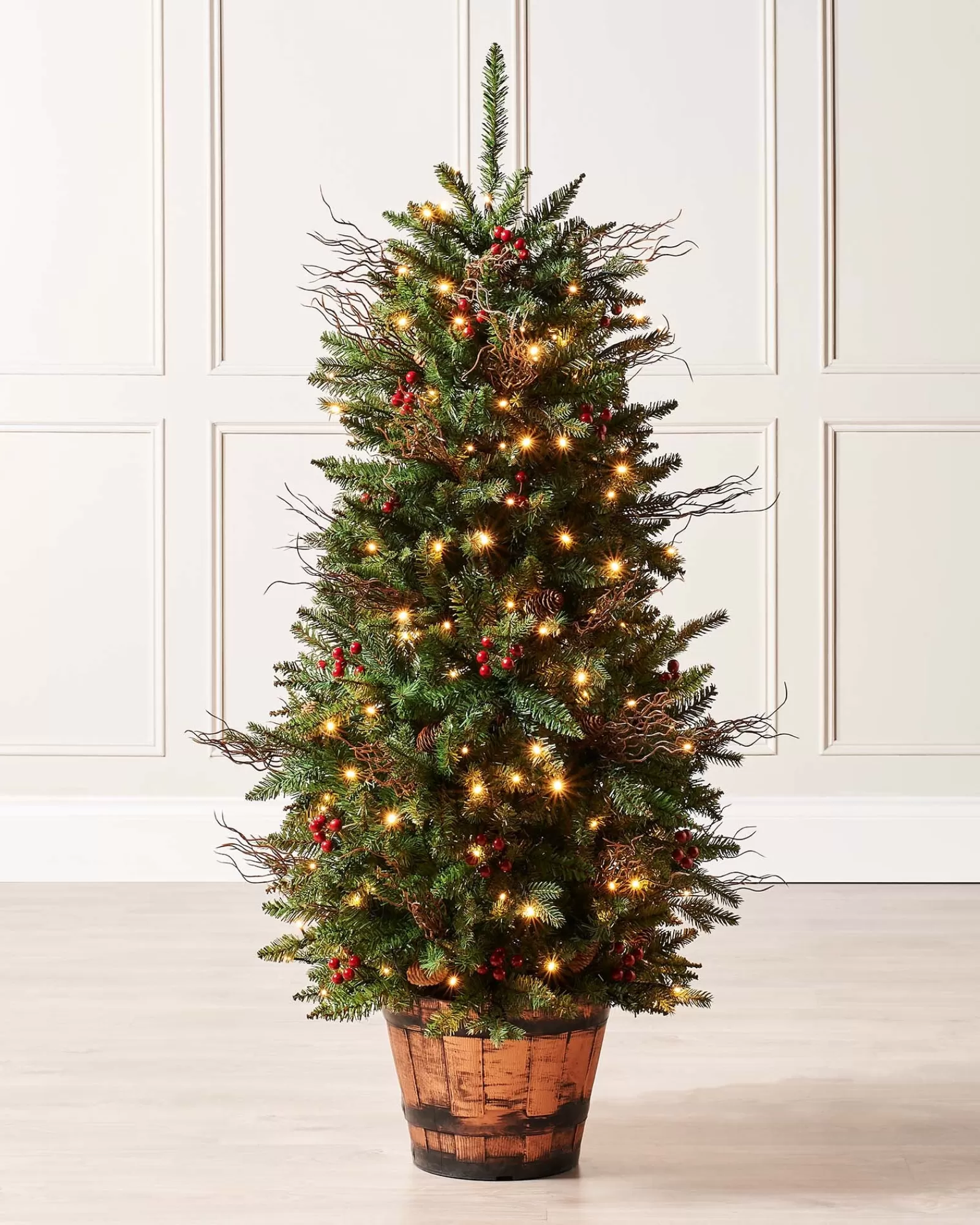 WeRChristmas Premium Christmas Trees | Potted Christmas Trees^Pre-Lit Pines & Berries Potted Christmas Tree, 4.5 Ft