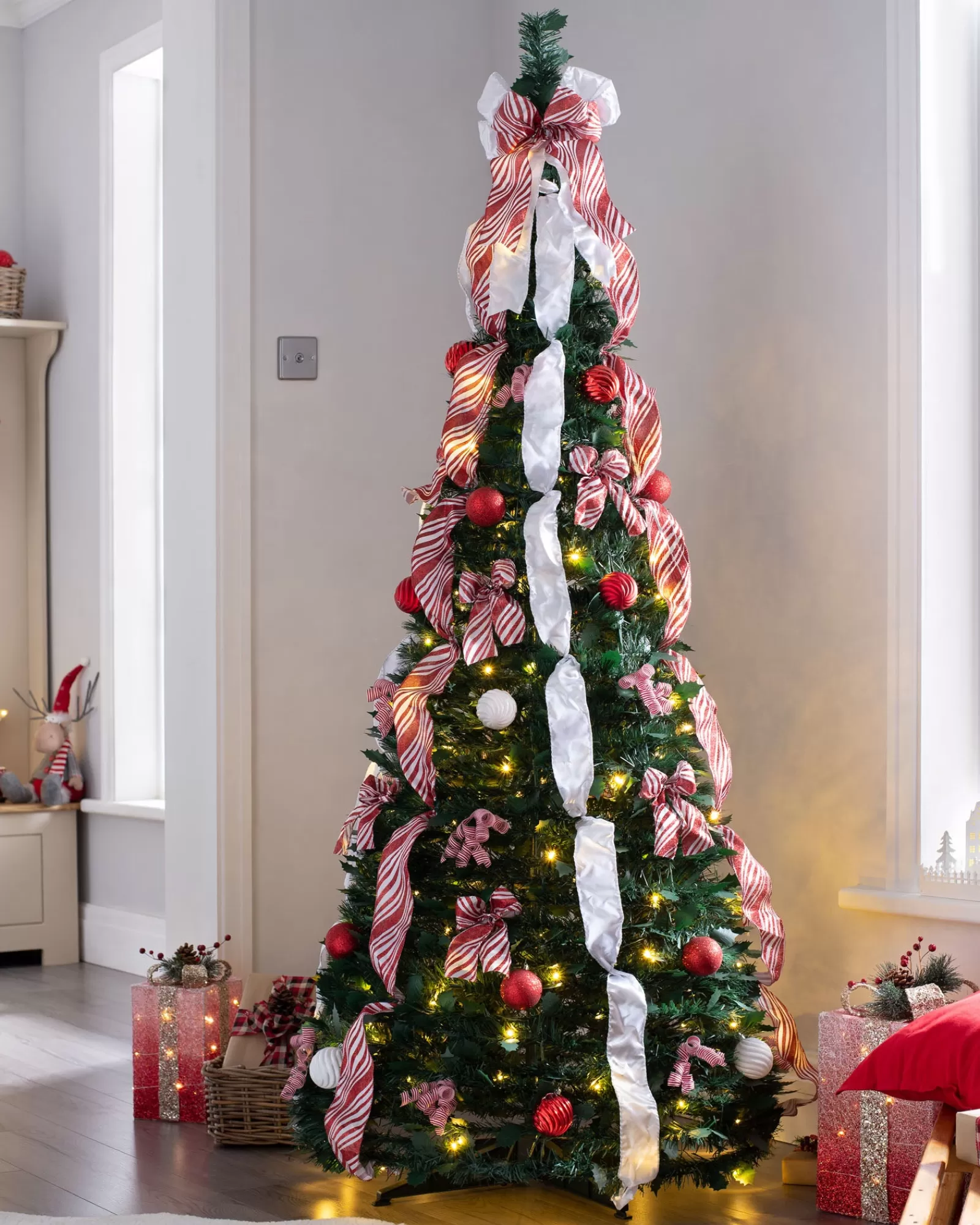 WeRChristmas Budget Christmas Trees | Pre Lit Christmas Trees^Pre-Lit Pop-Up Decorated Christmas Tree, Red/White, 6 Ft