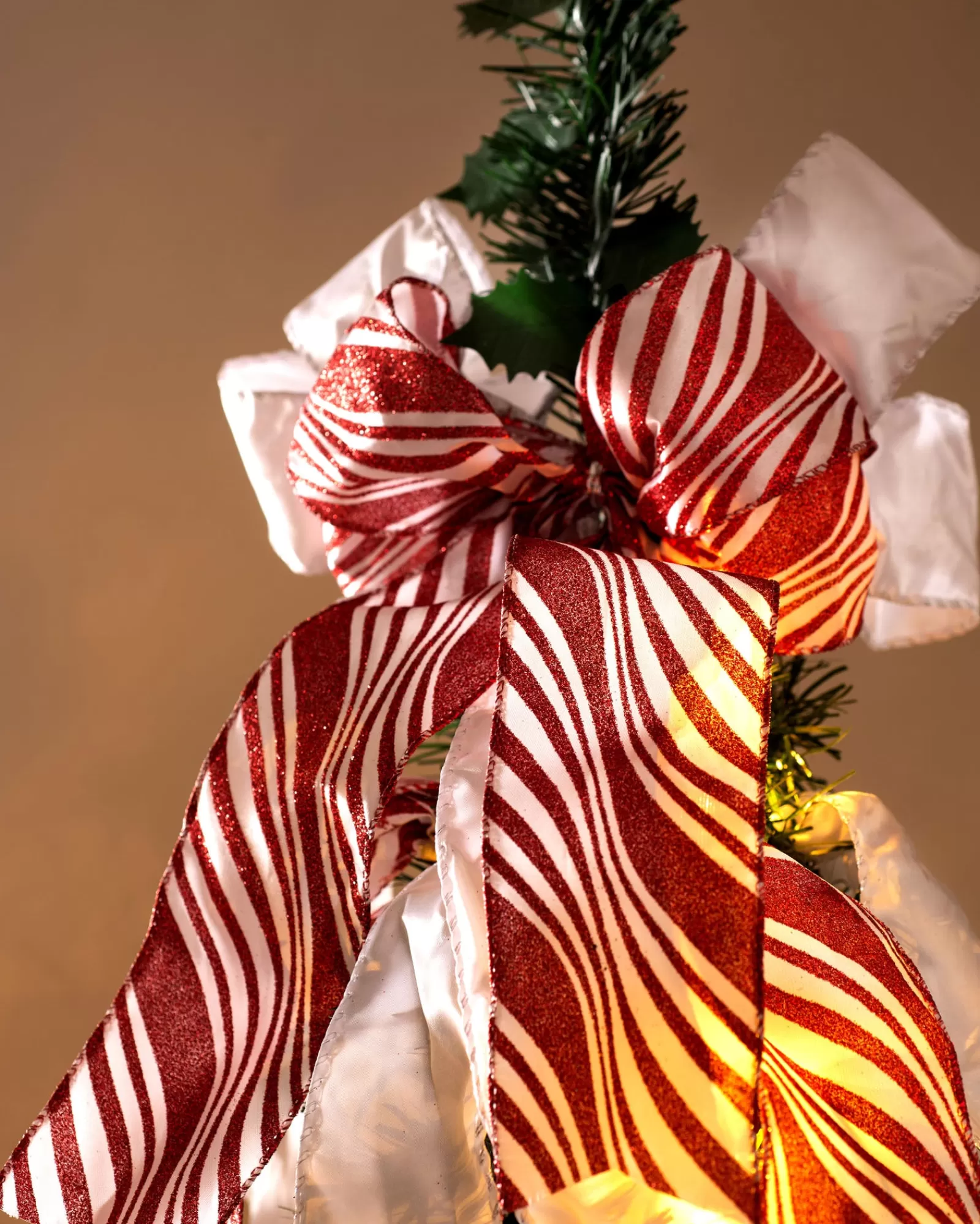 WeRChristmas Budget Christmas Trees | Pre Lit Christmas Trees^Pre-Lit Pop-Up Decorated Christmas Tree, Red/White, 6 Ft